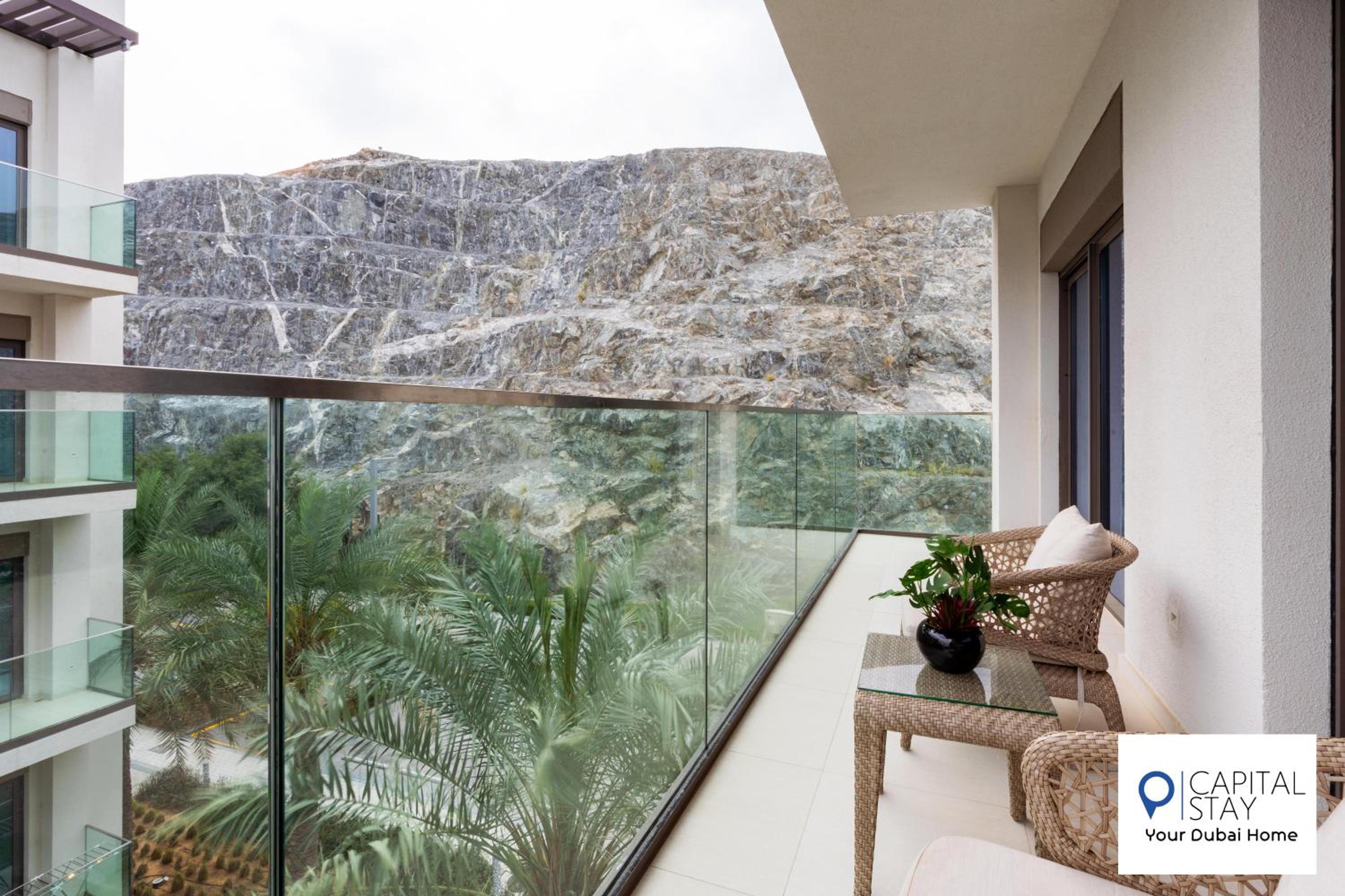 Capital Stay- Private Two Bed Apartment - The Address Beach Resort Residences Fujairah