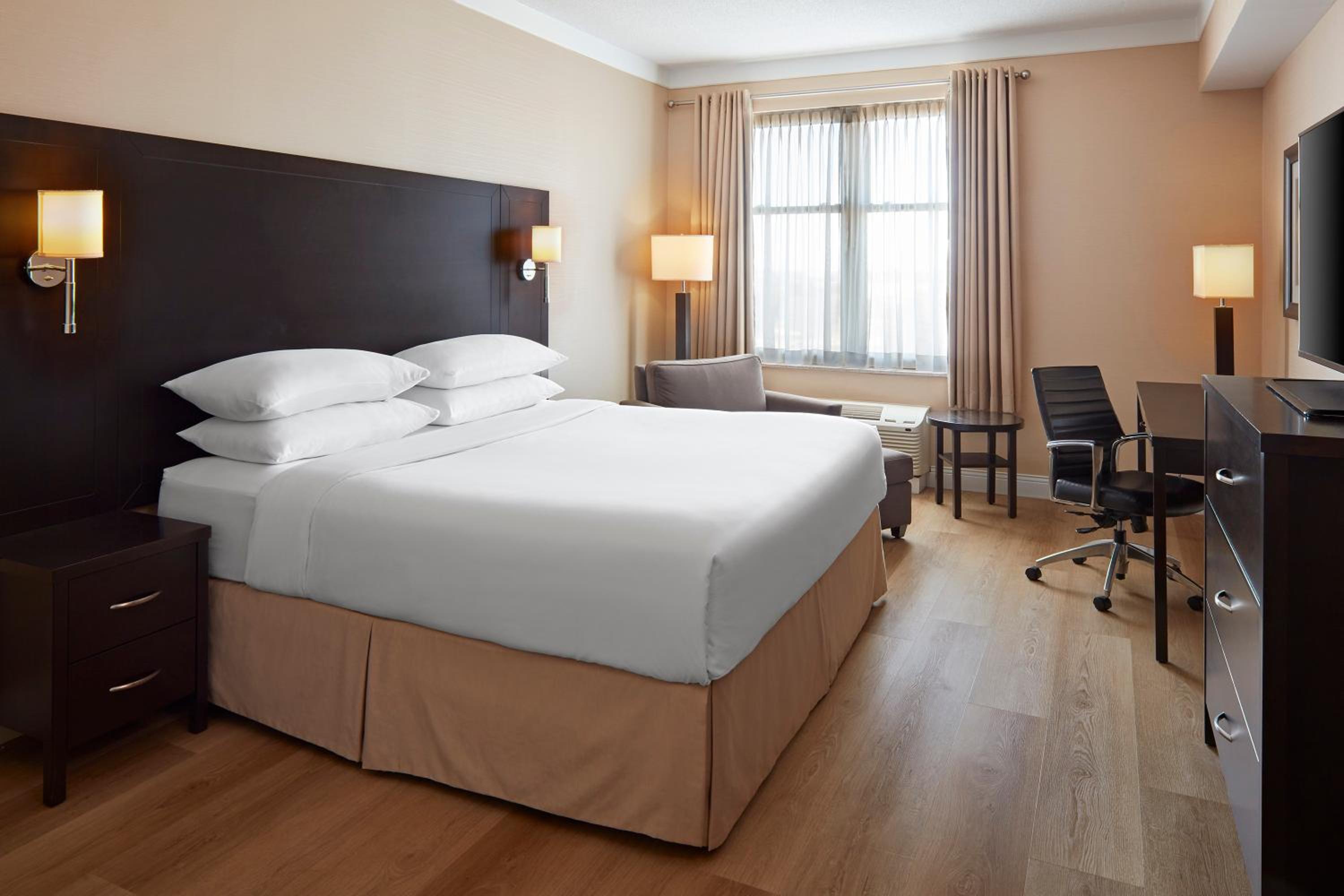 Guelph Vacations - Delta Hotels by Marriott Guelph Conference Centre - Property Image 6
