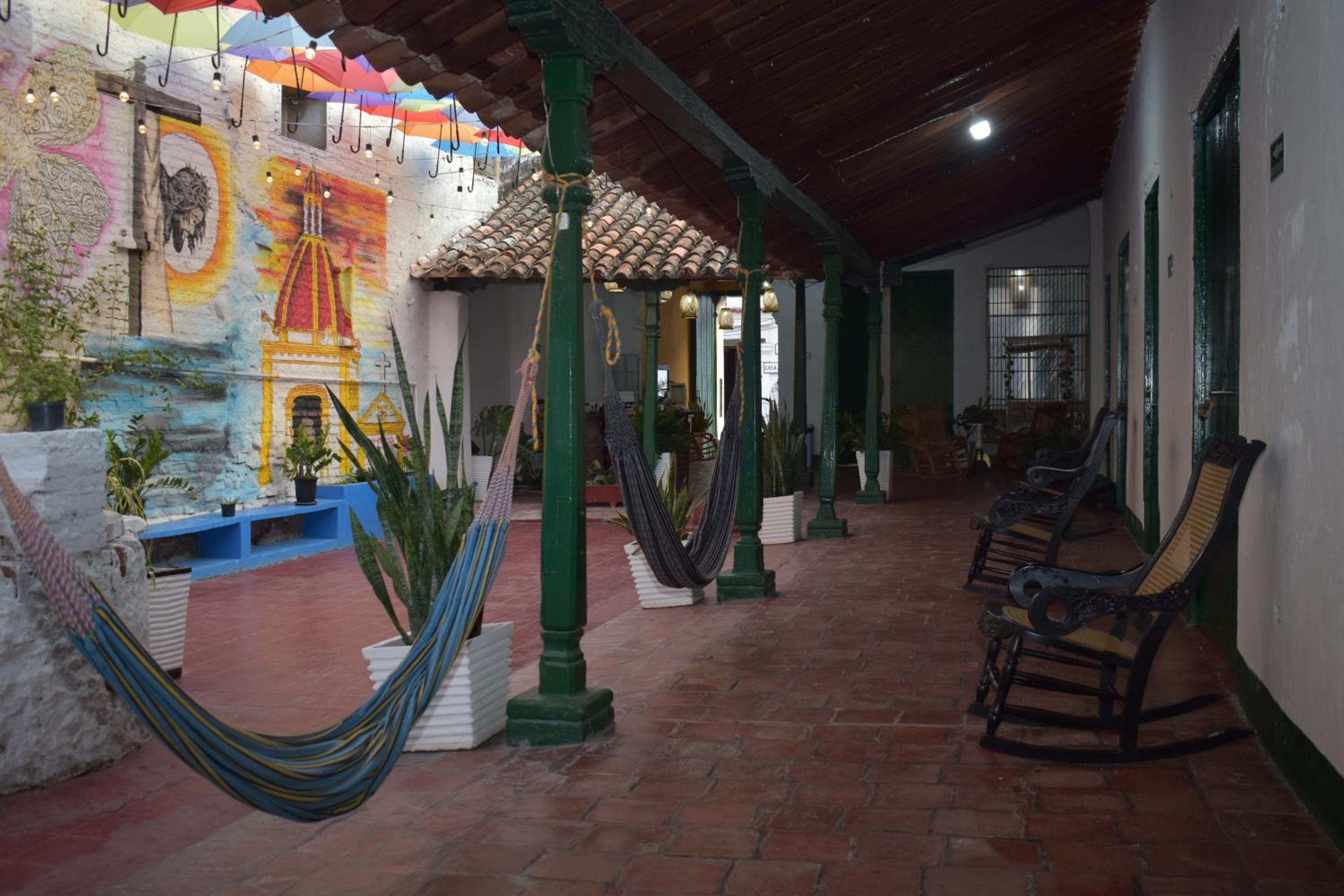 HOSTAL LA MOMPOSINA - Property Image 1