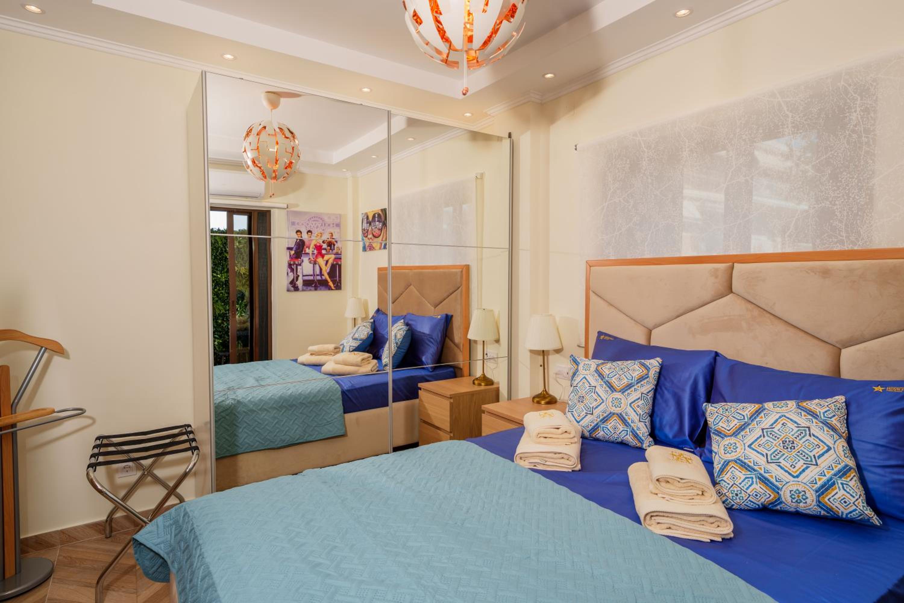 LUX Movie Stars Apartments Perea view 5