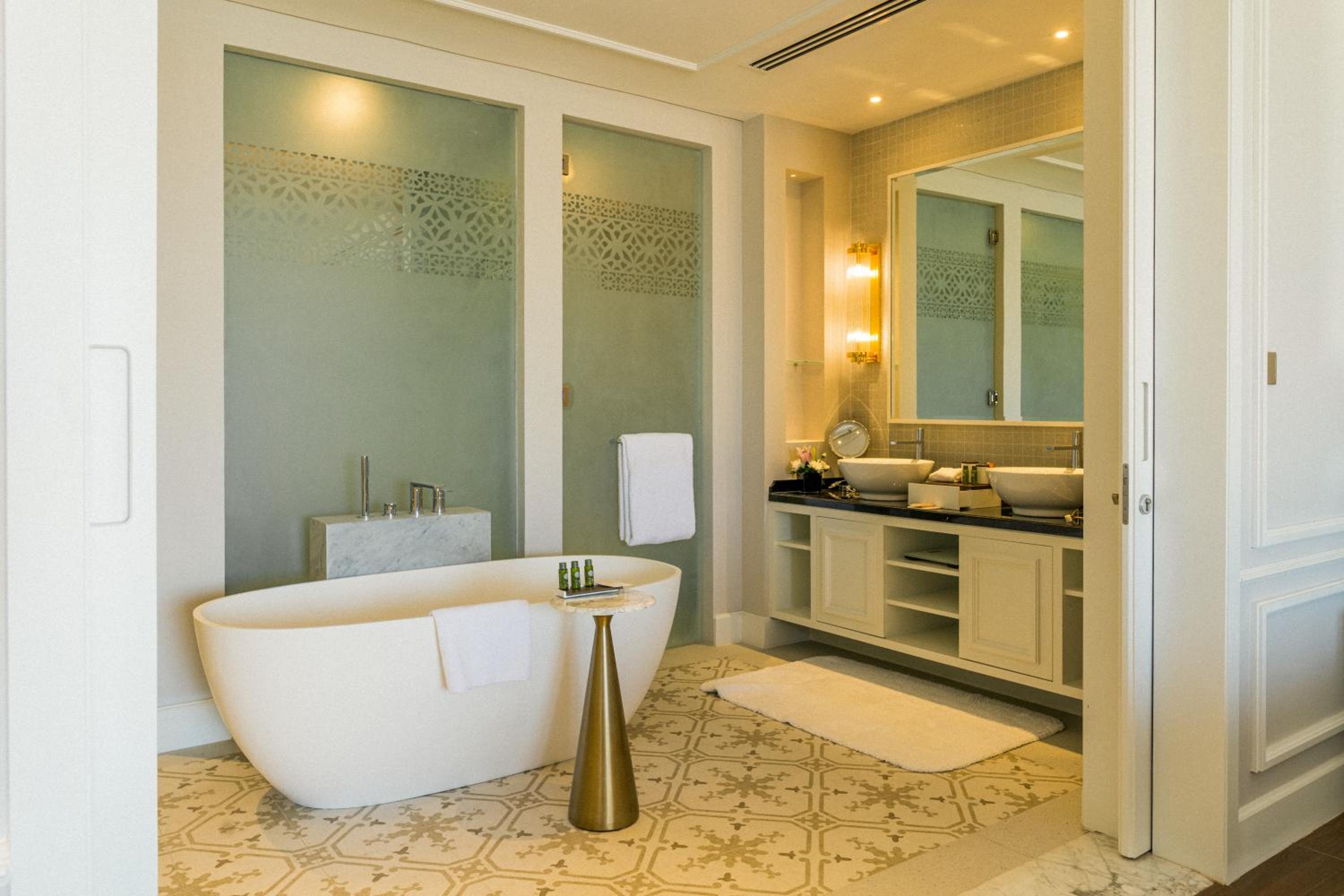Royal Saray Resort