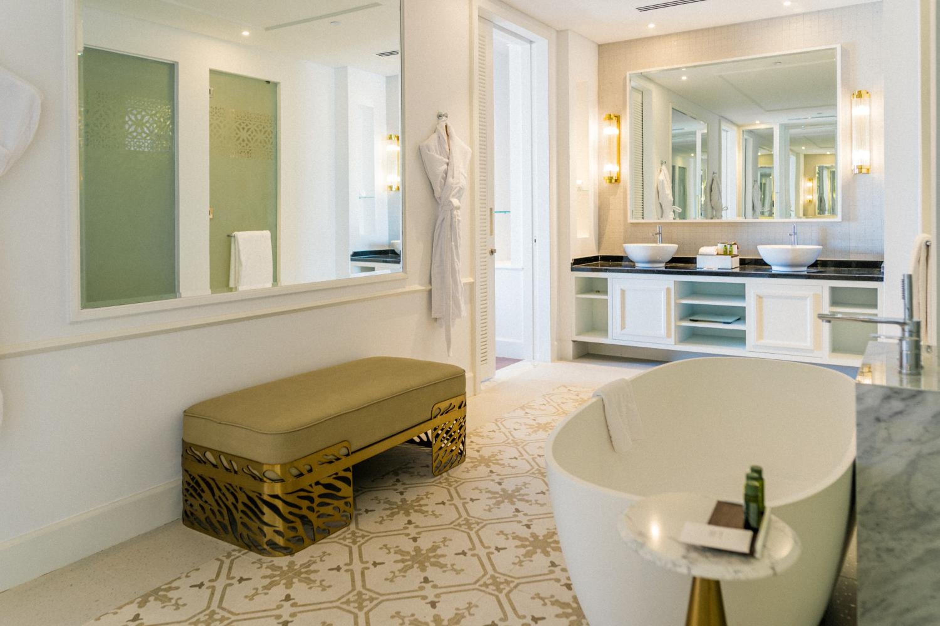 Royal Saray Resort