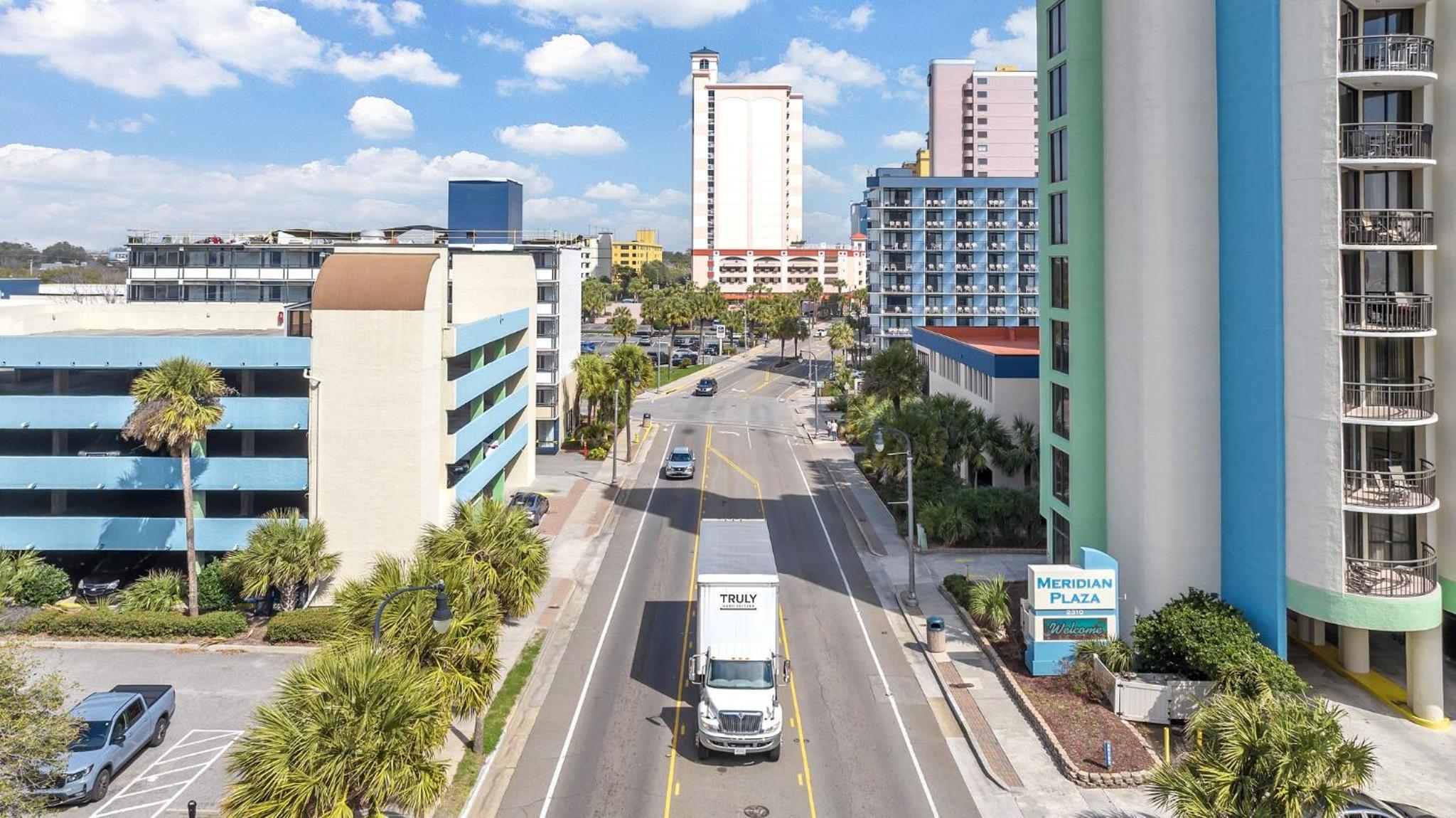 Remodeled Direct Ocean Front by Convention Center view 3