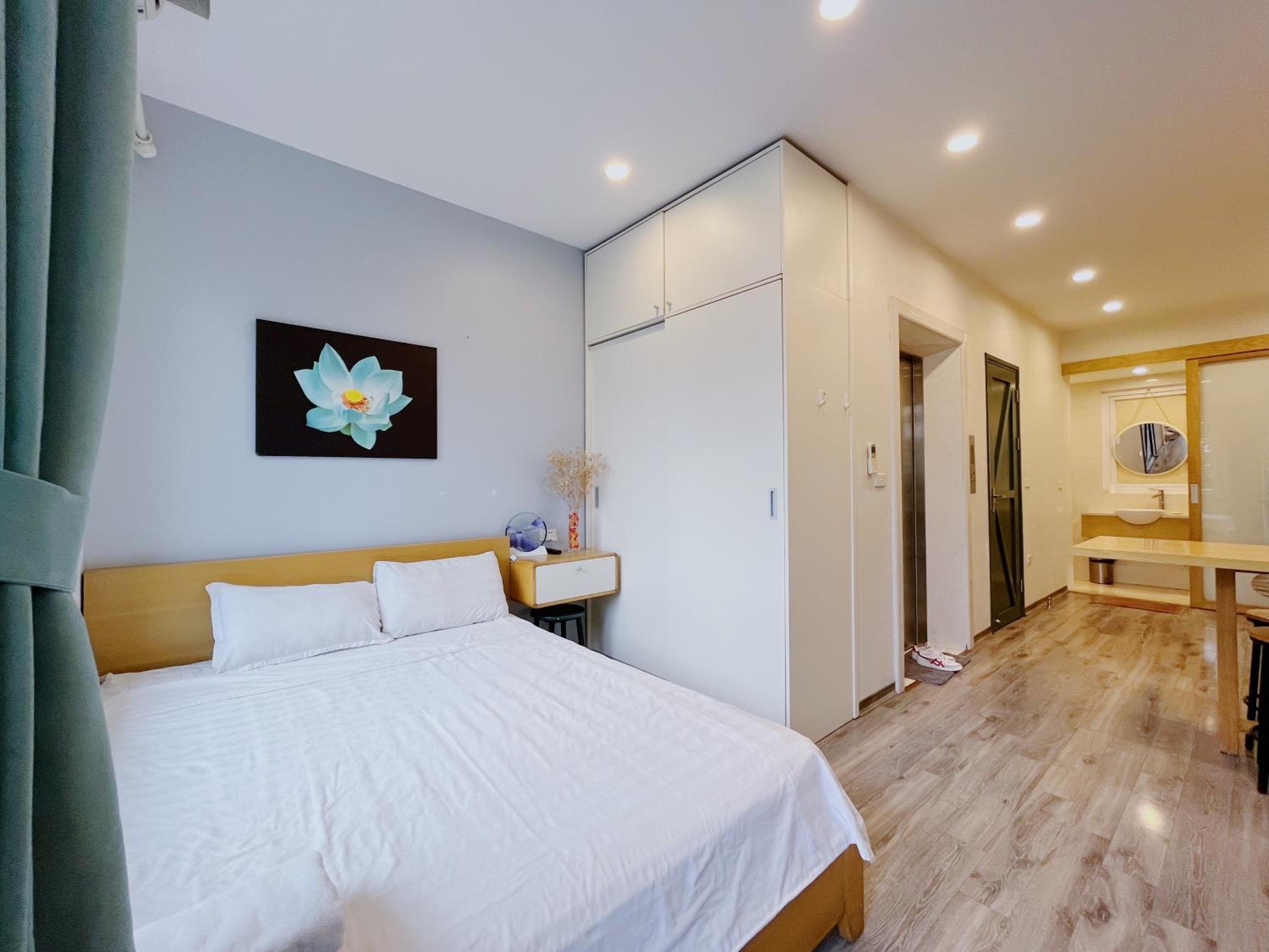 Hanoi Home 2 - Lake View Apartment