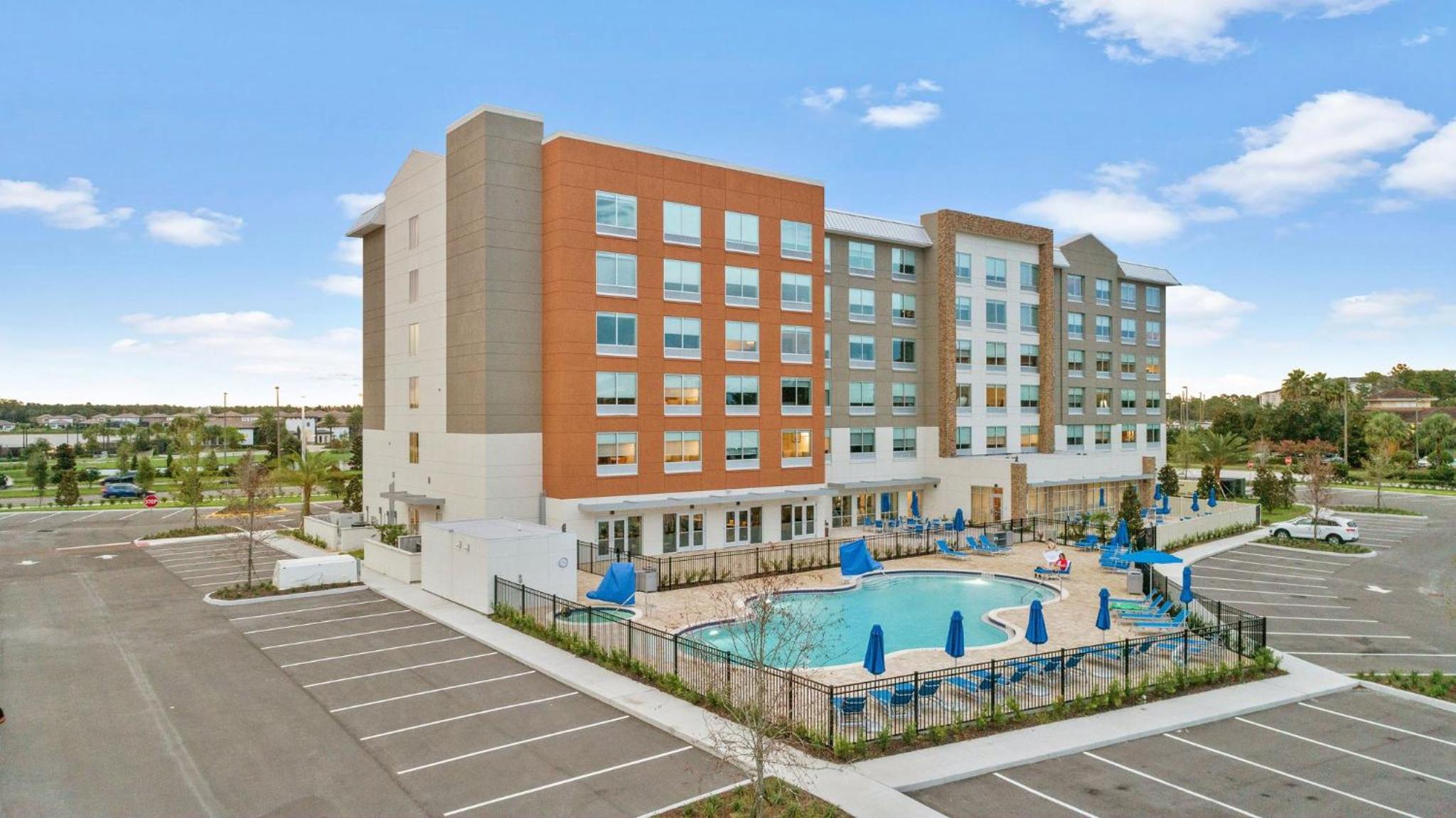 Hotel Holiday Inn Express & Suites Orlando - Lake Buena Vista By Ihg