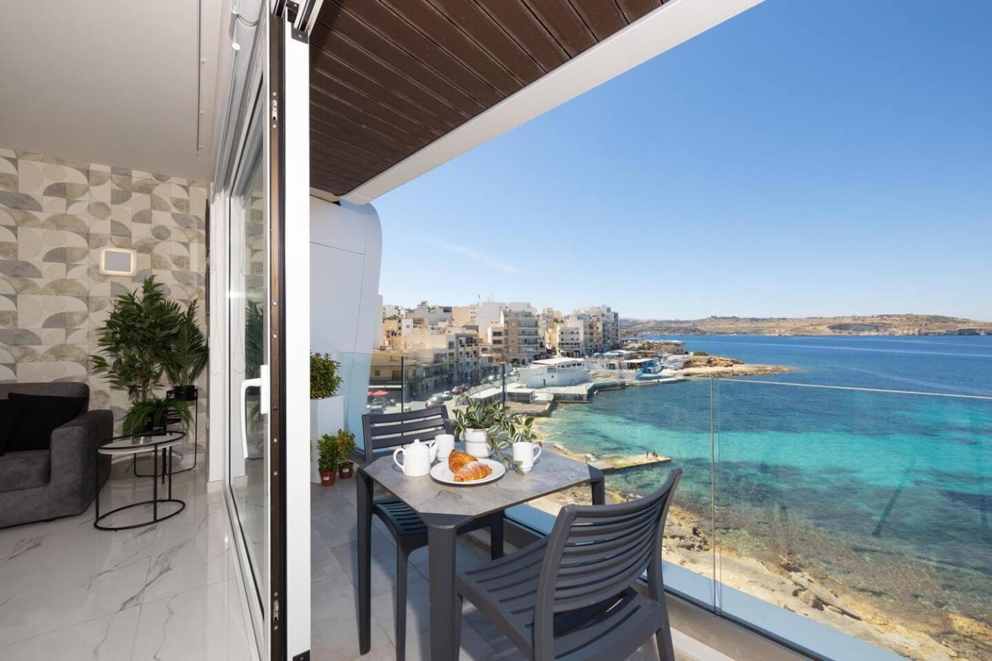 Ivory Suite seafront with views!- Fl 25 by Homely photo 3