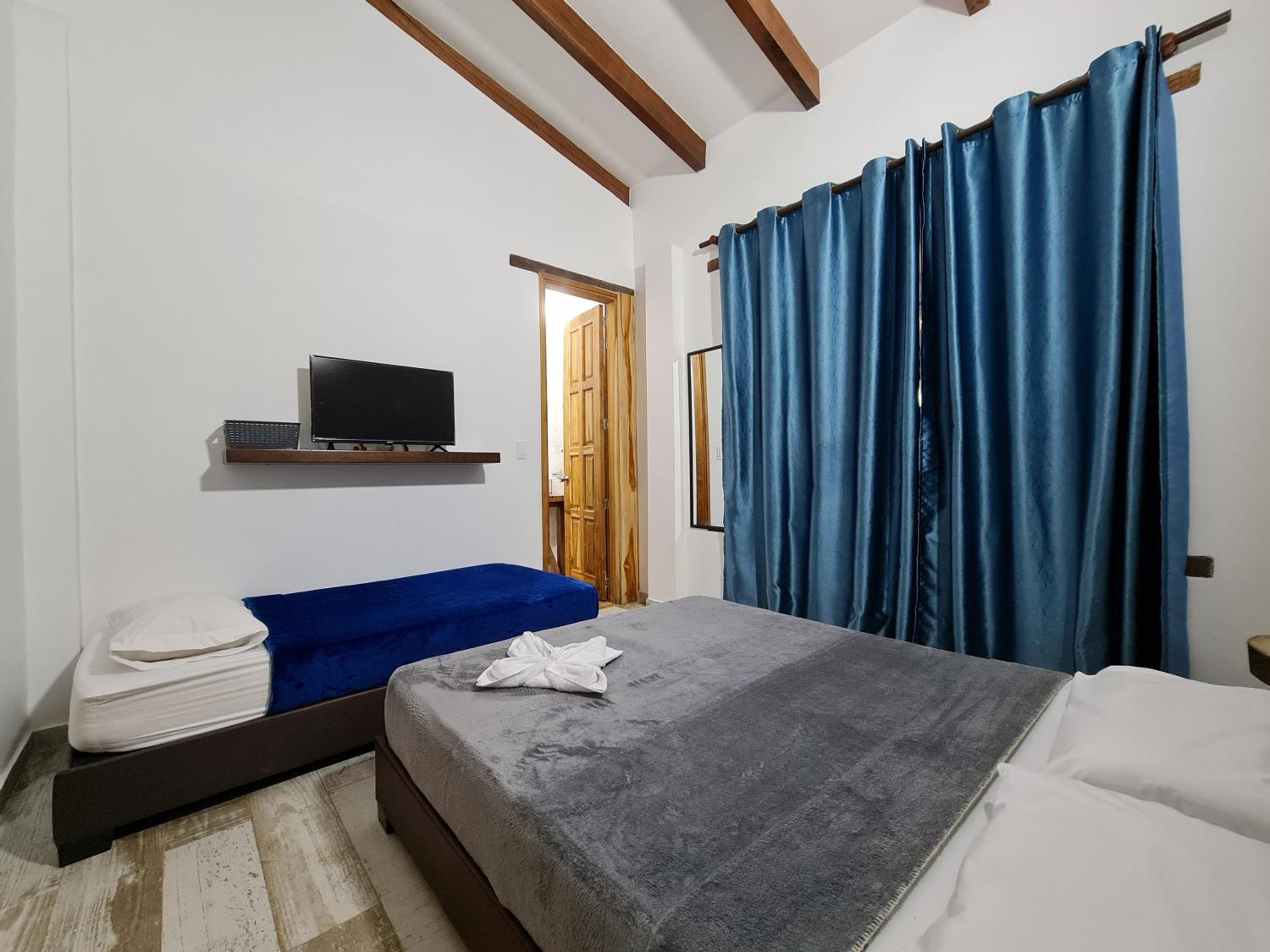 La Mercedes Cattaleya Hostal By Mh
