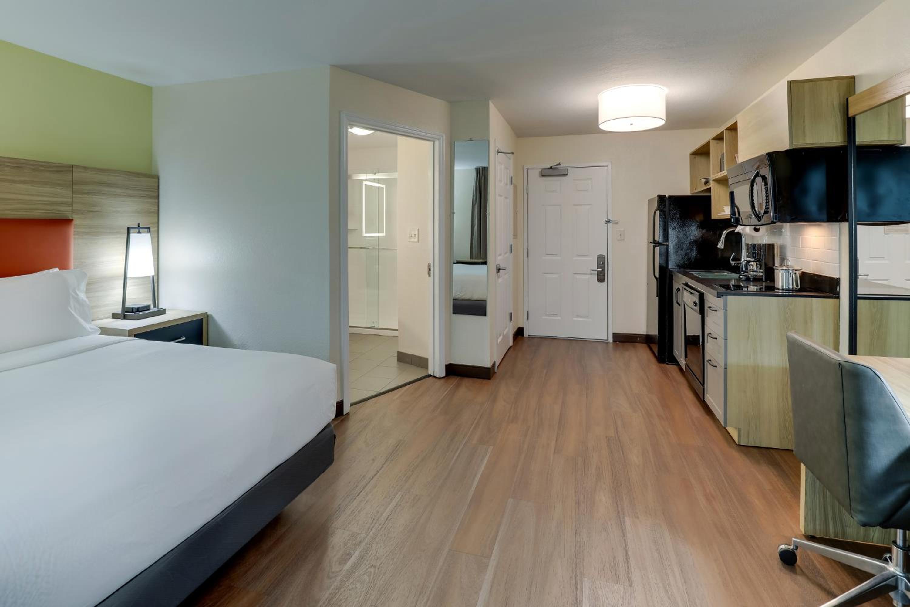 Lexington Vacations - Candlewood Suites Lexington, an IHG Hotel - Property Image 74