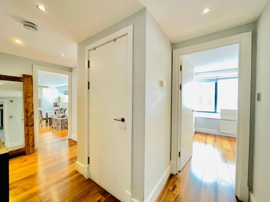 Luxury Two Bedroom Living - Central London & Westminster