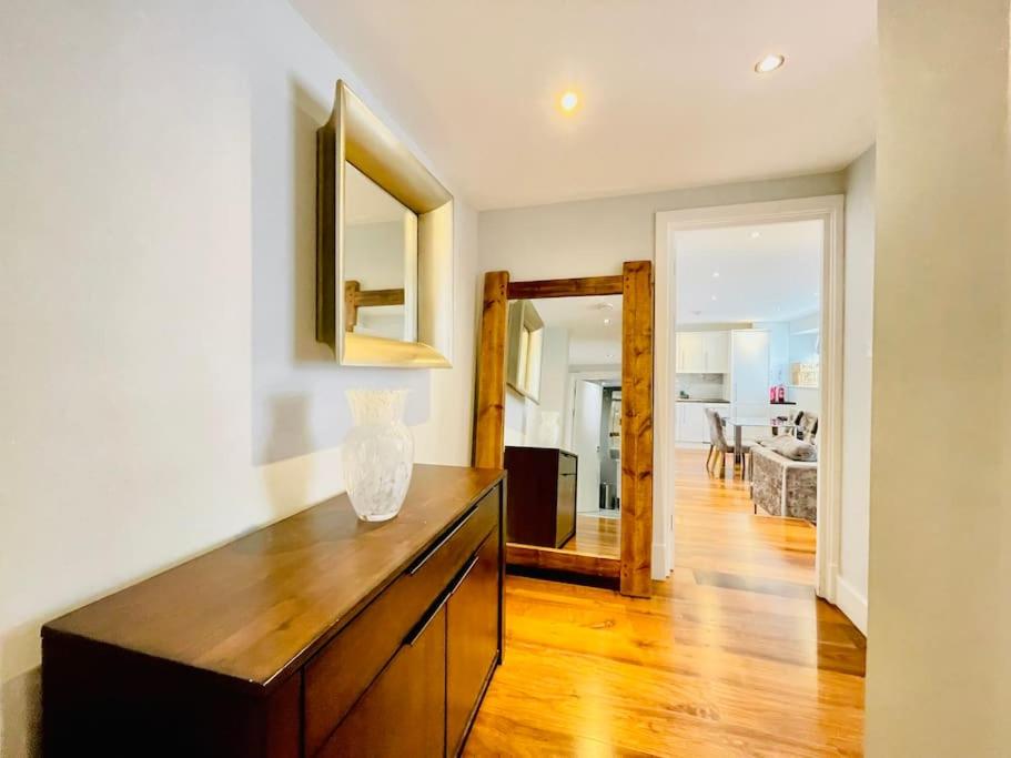 Luxury Two Bedroom Living - Central London & Westminster