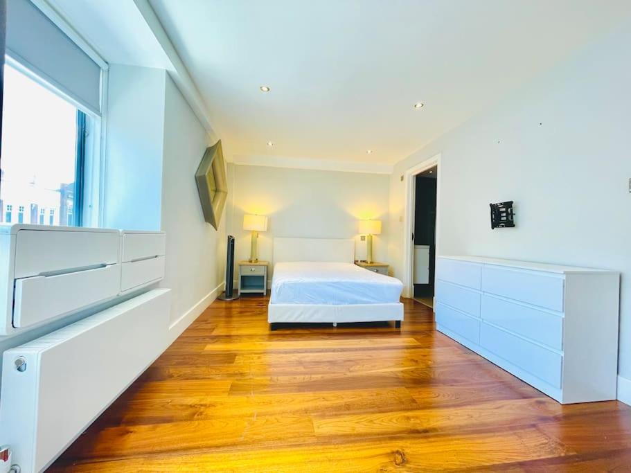 Luxury Two Bedroom Living - Central London & Westminster