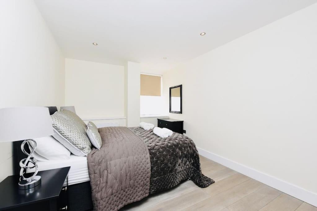 Luxury Two Bedroom Living - Central London & Westminster