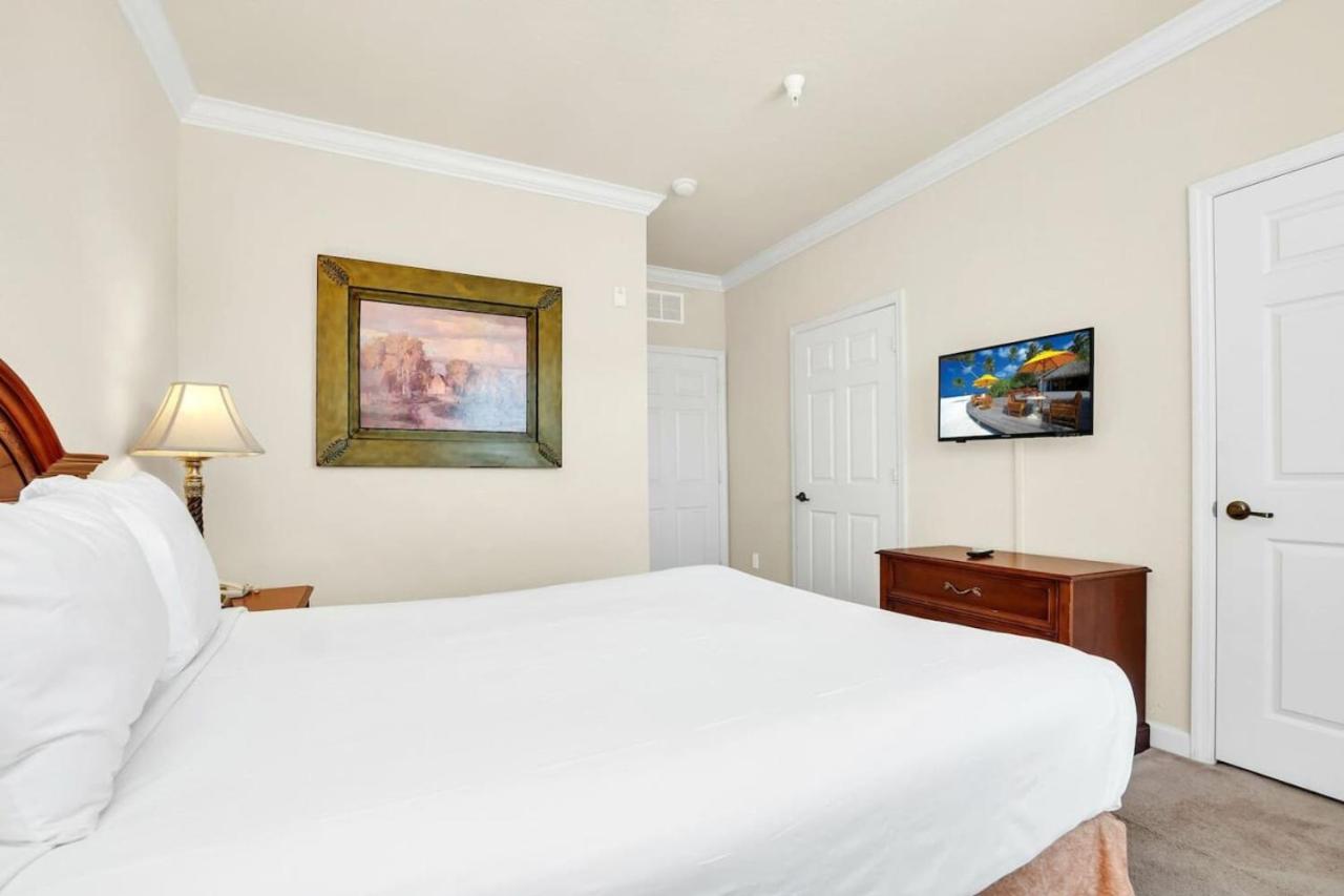 Family friendly poolside condo 15 mins to Disney view 3