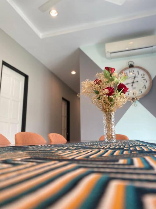 LYL Journey House at Ipoh Town Centre 17PAX 6BR photo 5