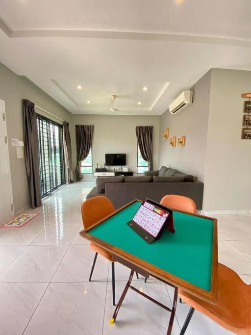 LYL Journey House at Ipoh Town Centre 17PAX 6BR photo 6