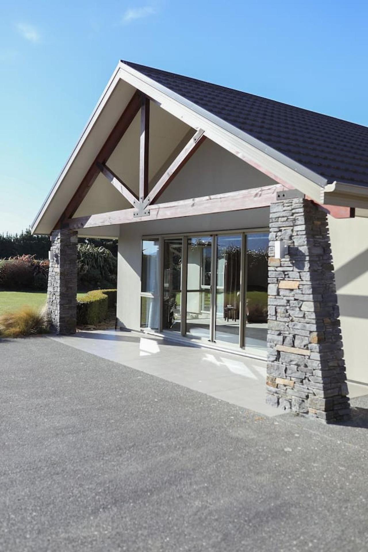 Bicton House Mt Hutt Views