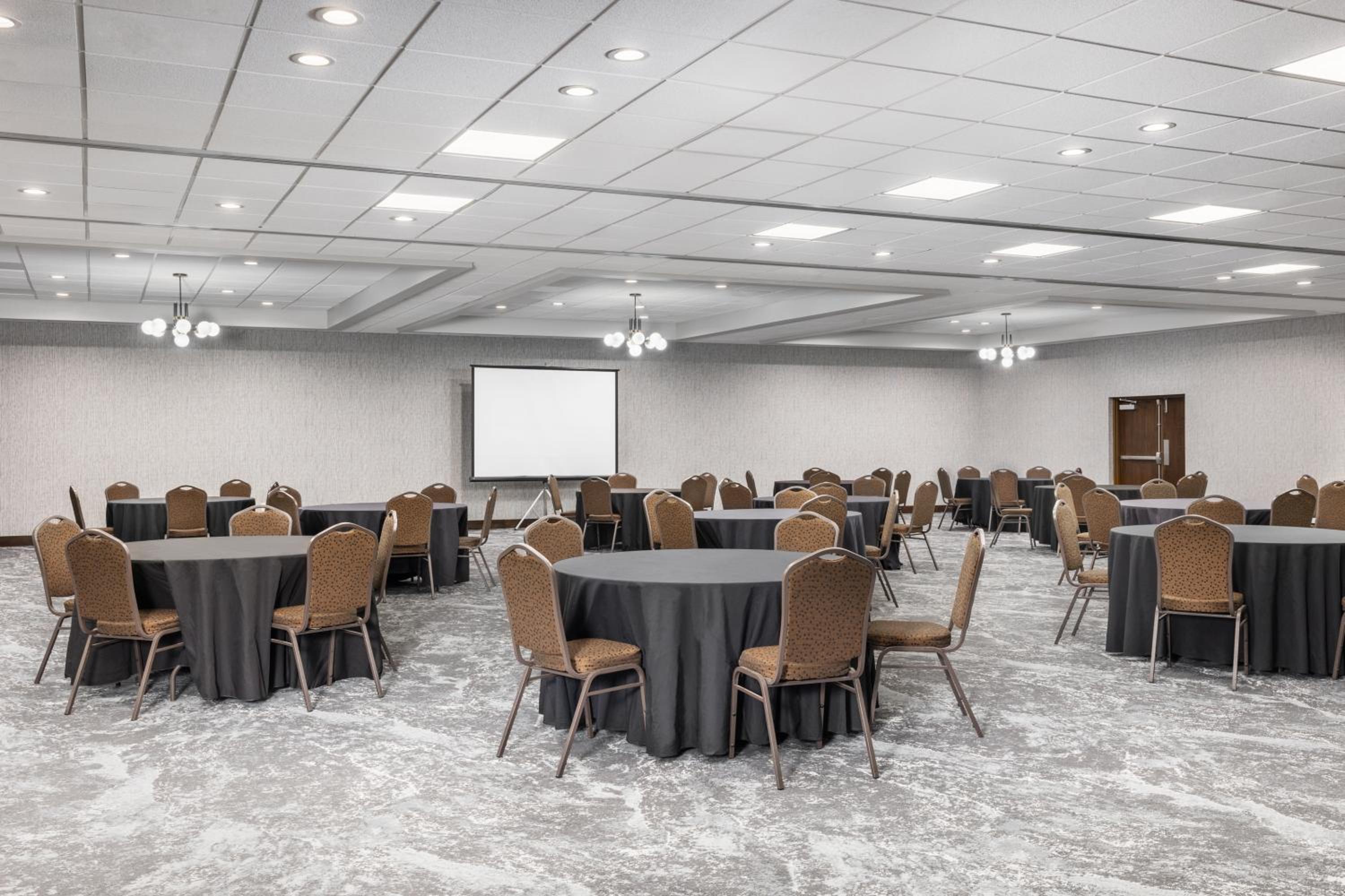 Doubletree By Hilton Greensboro Airport