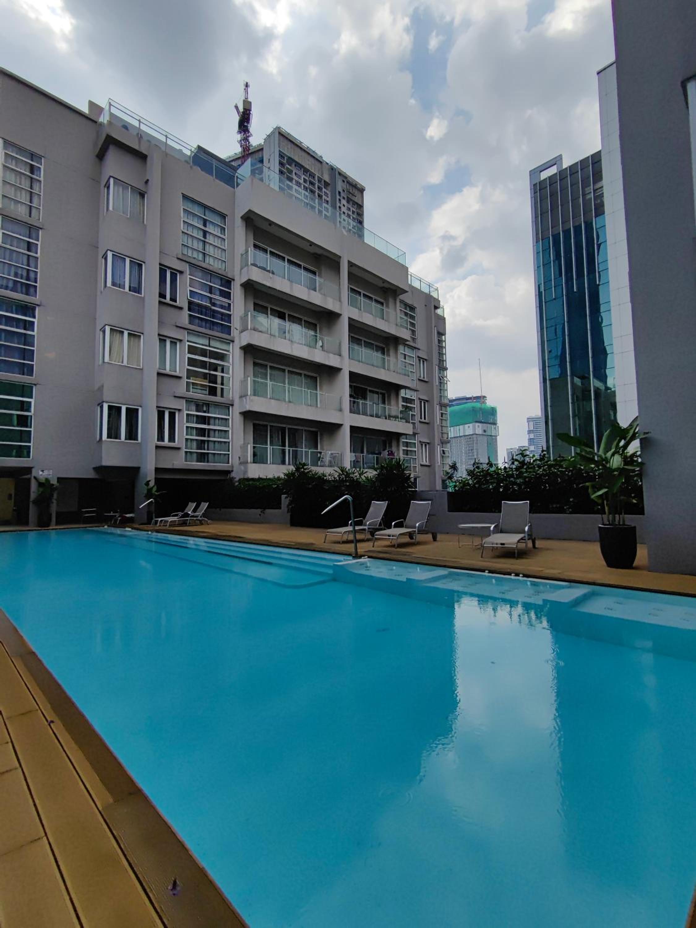 500MBps Internet Executive 3-Bedroom next to TRX Tower
