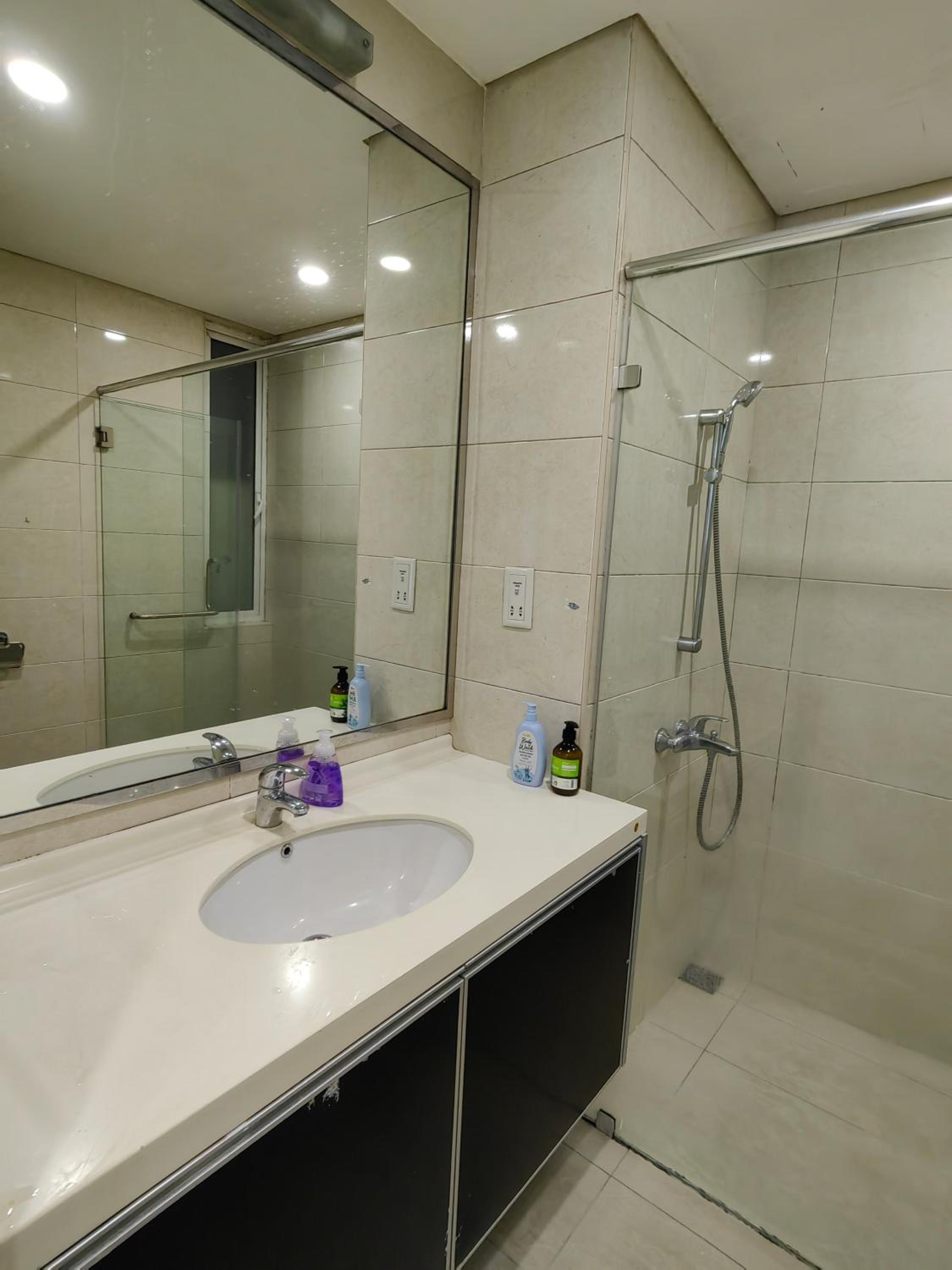 500MBps Internet Executive 3-Bedroom next to TRX Tower