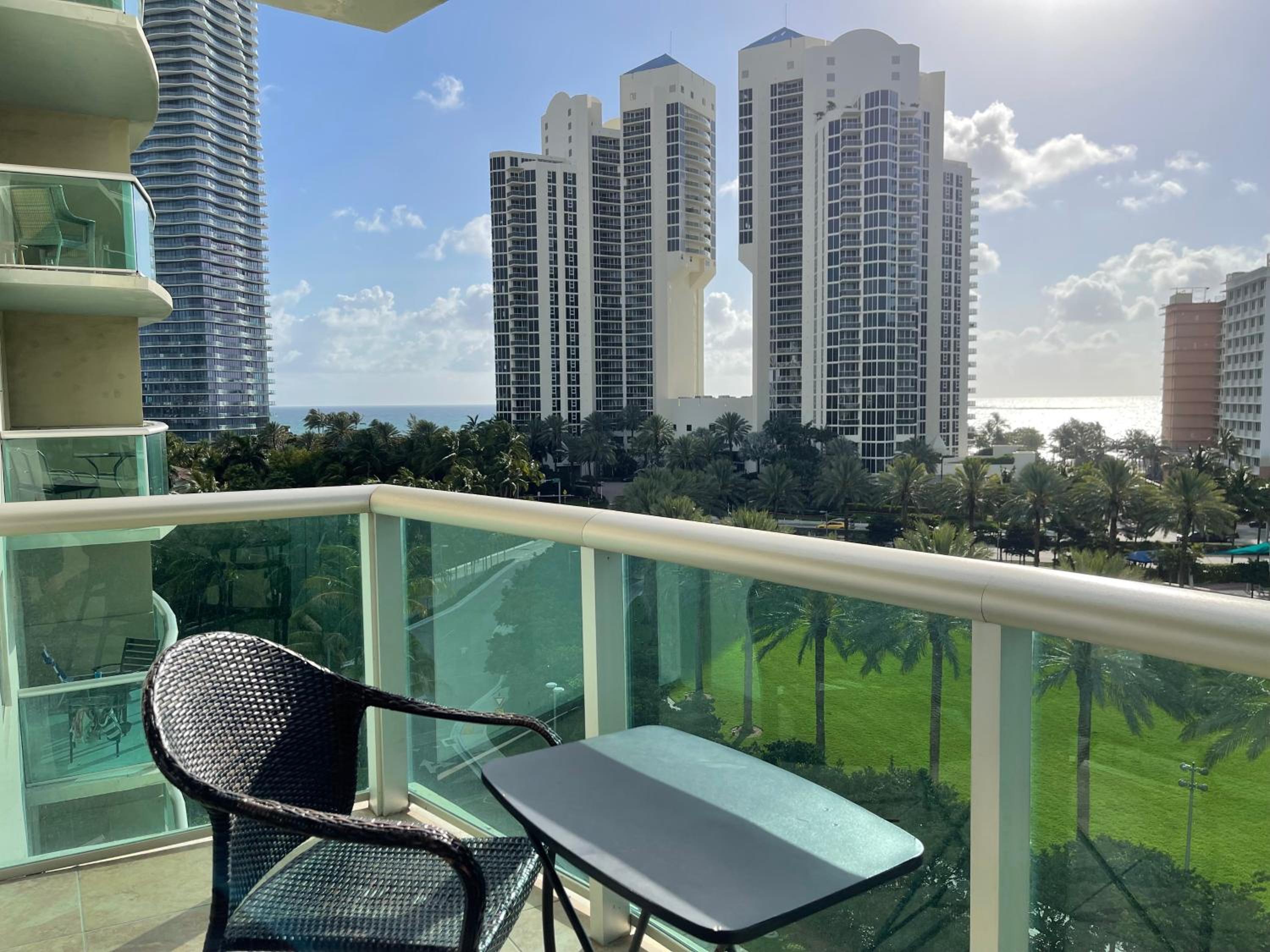 Hotel Stunning apt! Oceanview! Parking included - Image 1