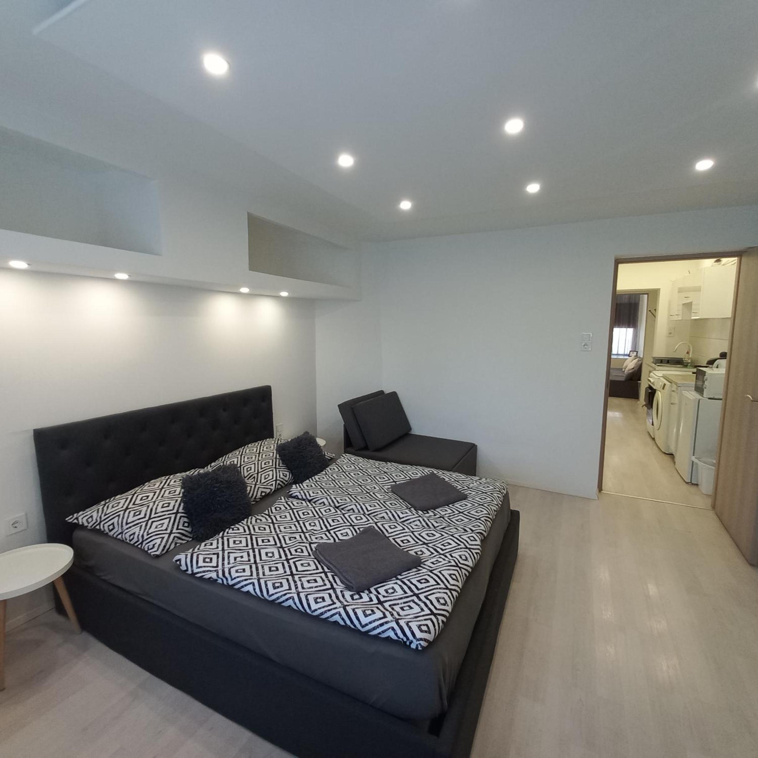 Belvárosi Apartman Self Check-in view 5