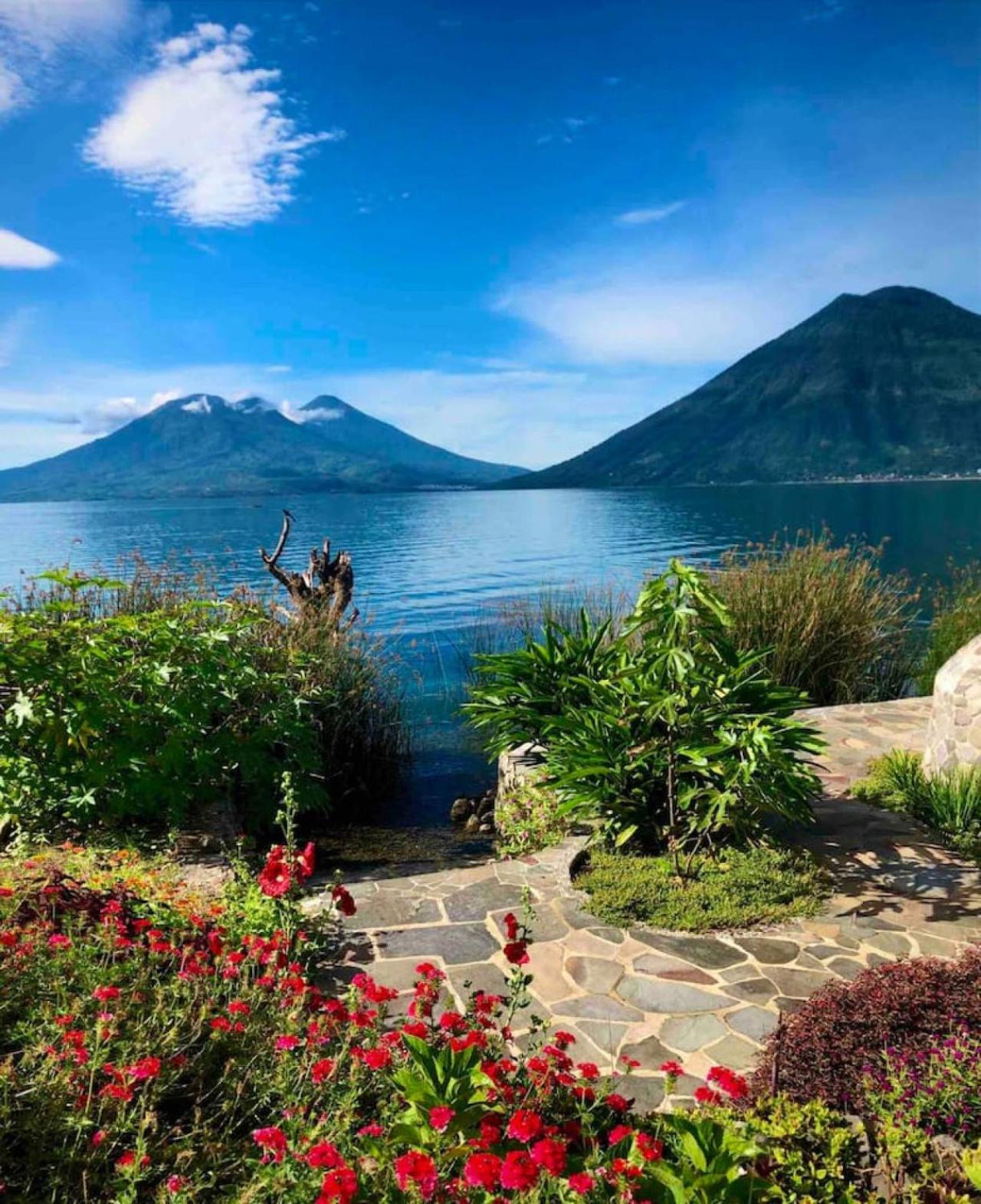 Casa Mariposa San Marcos Atitlán Lakefront Retreat view 3