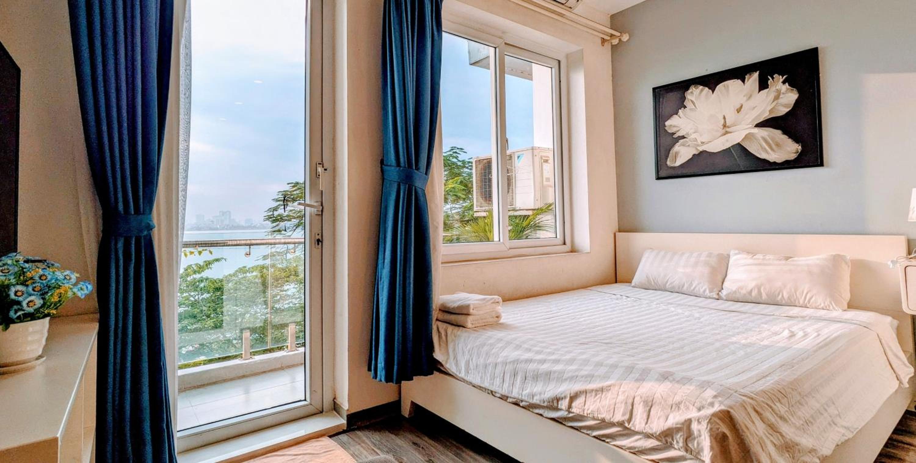 Hanoi Home 2 - Lake View Apartment
