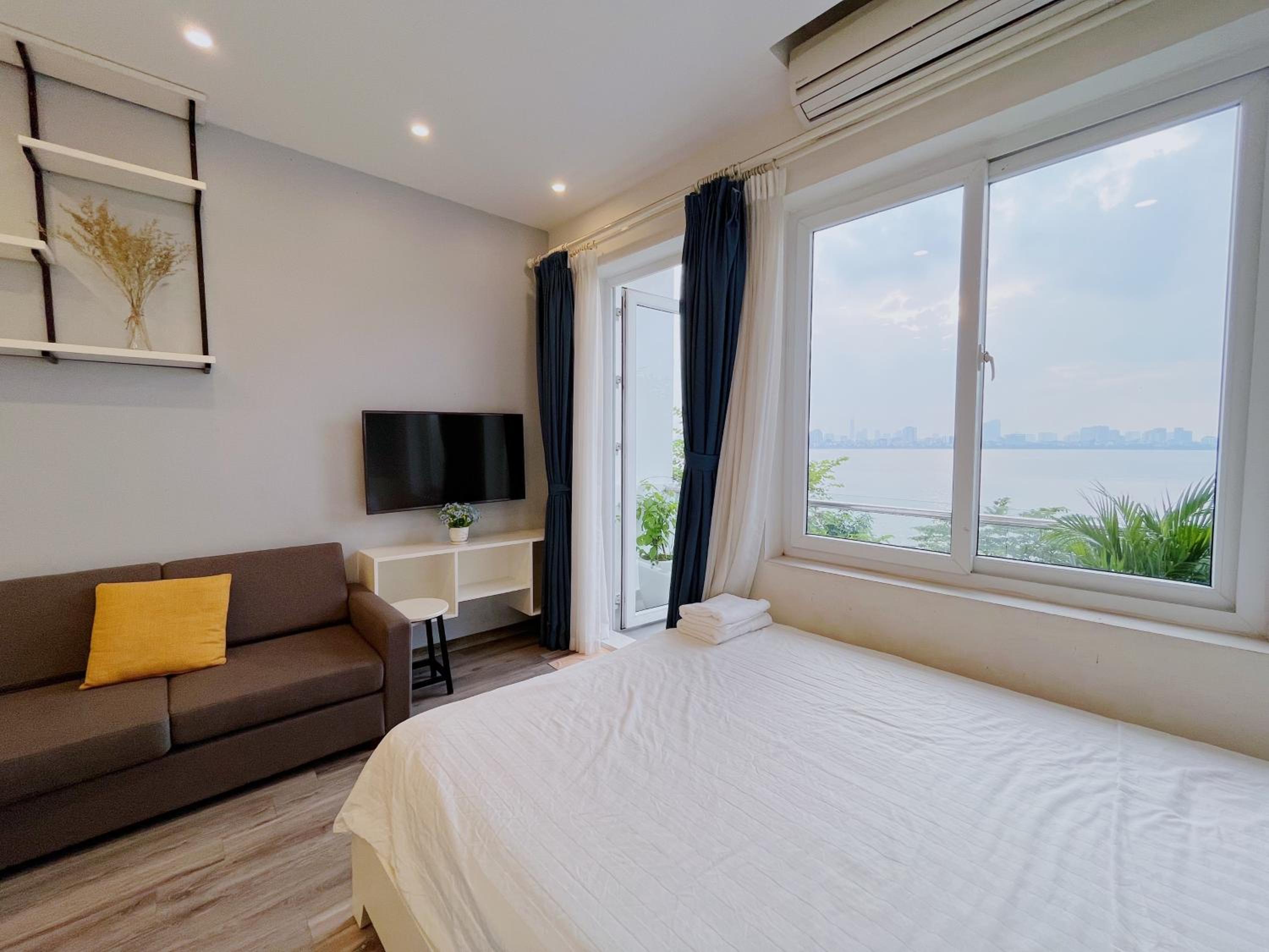 Hanoi Home 2 - Lake View Apartment