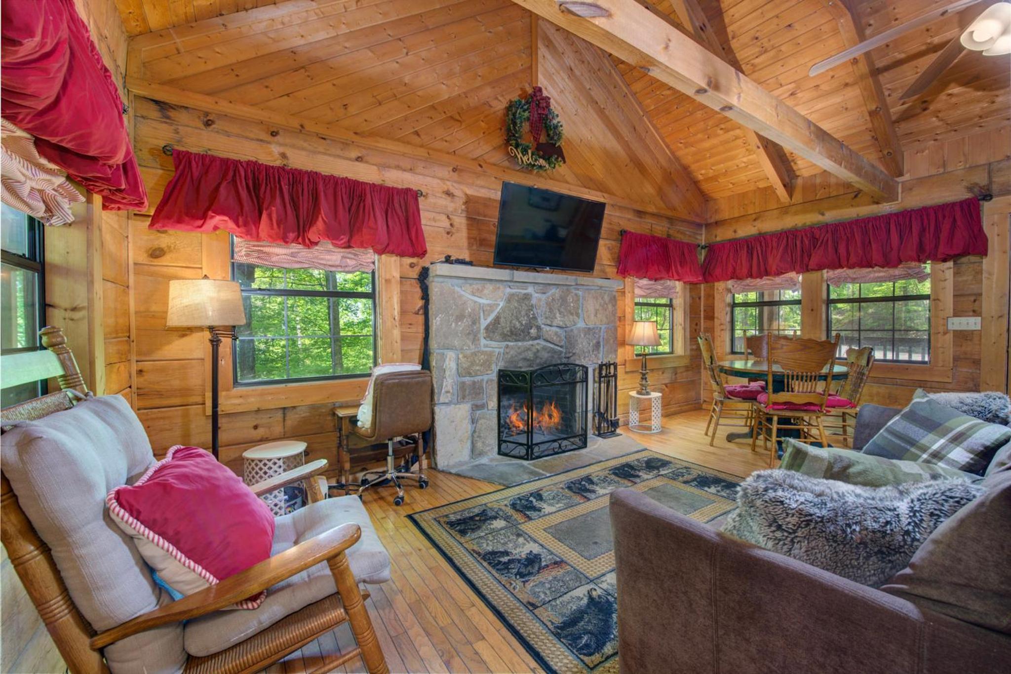 Cabin on the Mountain by Eden Crest view 3