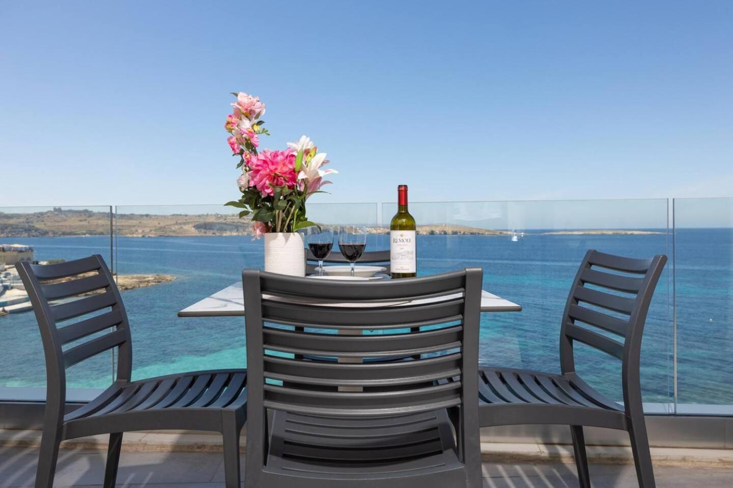 Ivory Suite seafront with views!- Fl 9 by Homely photo 2