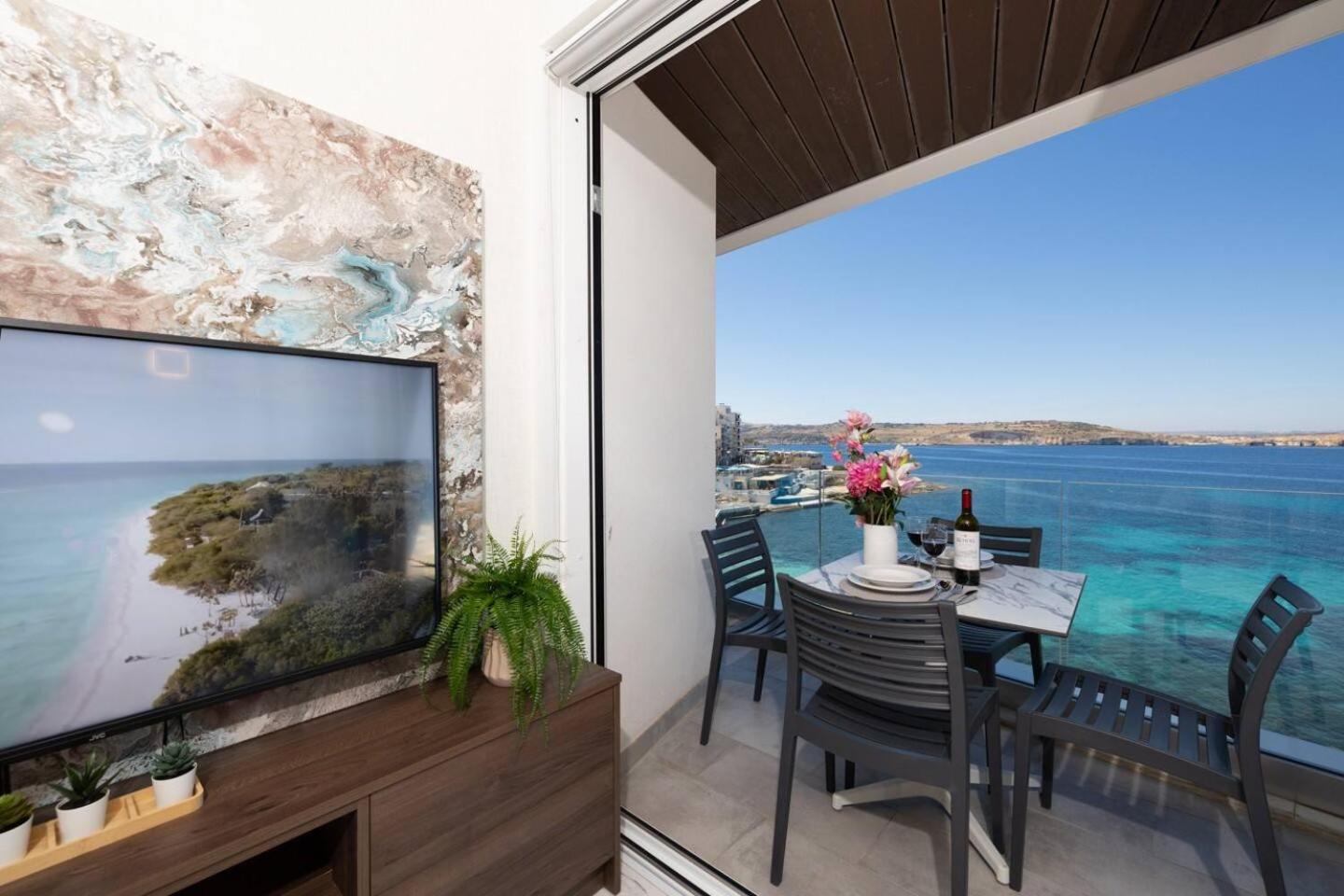 Ivory Suite seafront with views!- Fl 9 by Homely photo 3