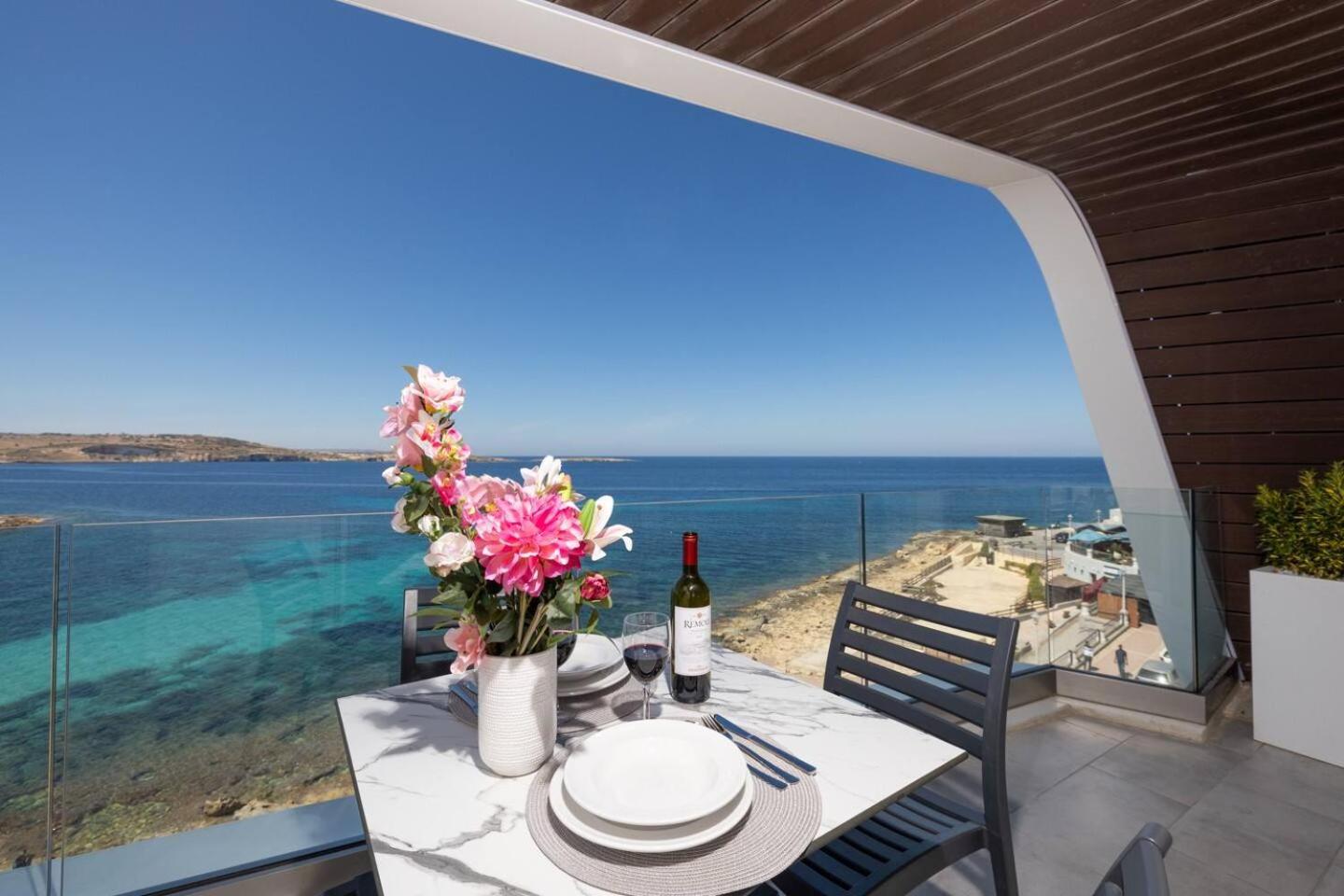 Ivory Suite seafront with views!- Fl 9 by Homely photo 4