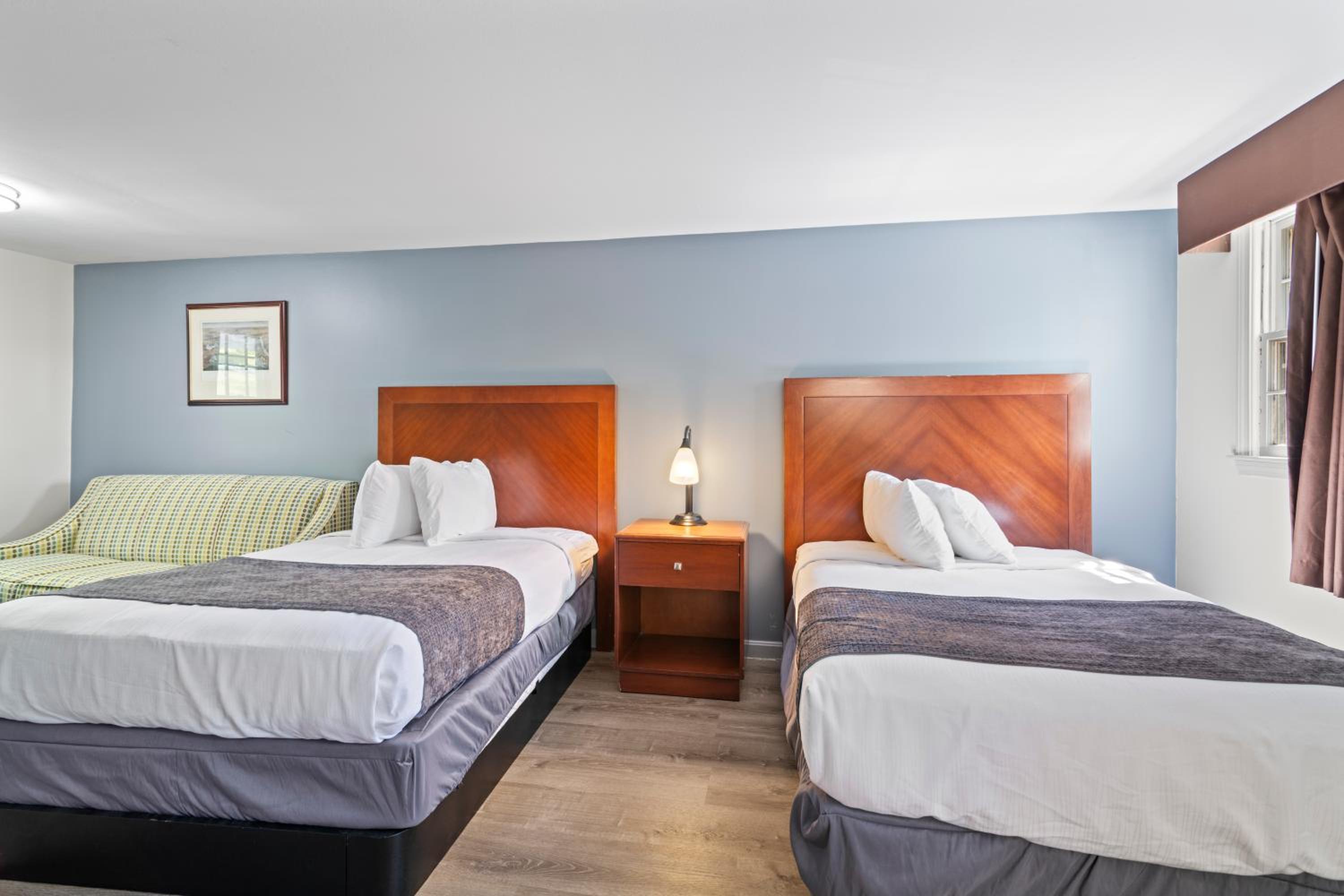 Knight's Inn Boston/Danvers - Property Image 2