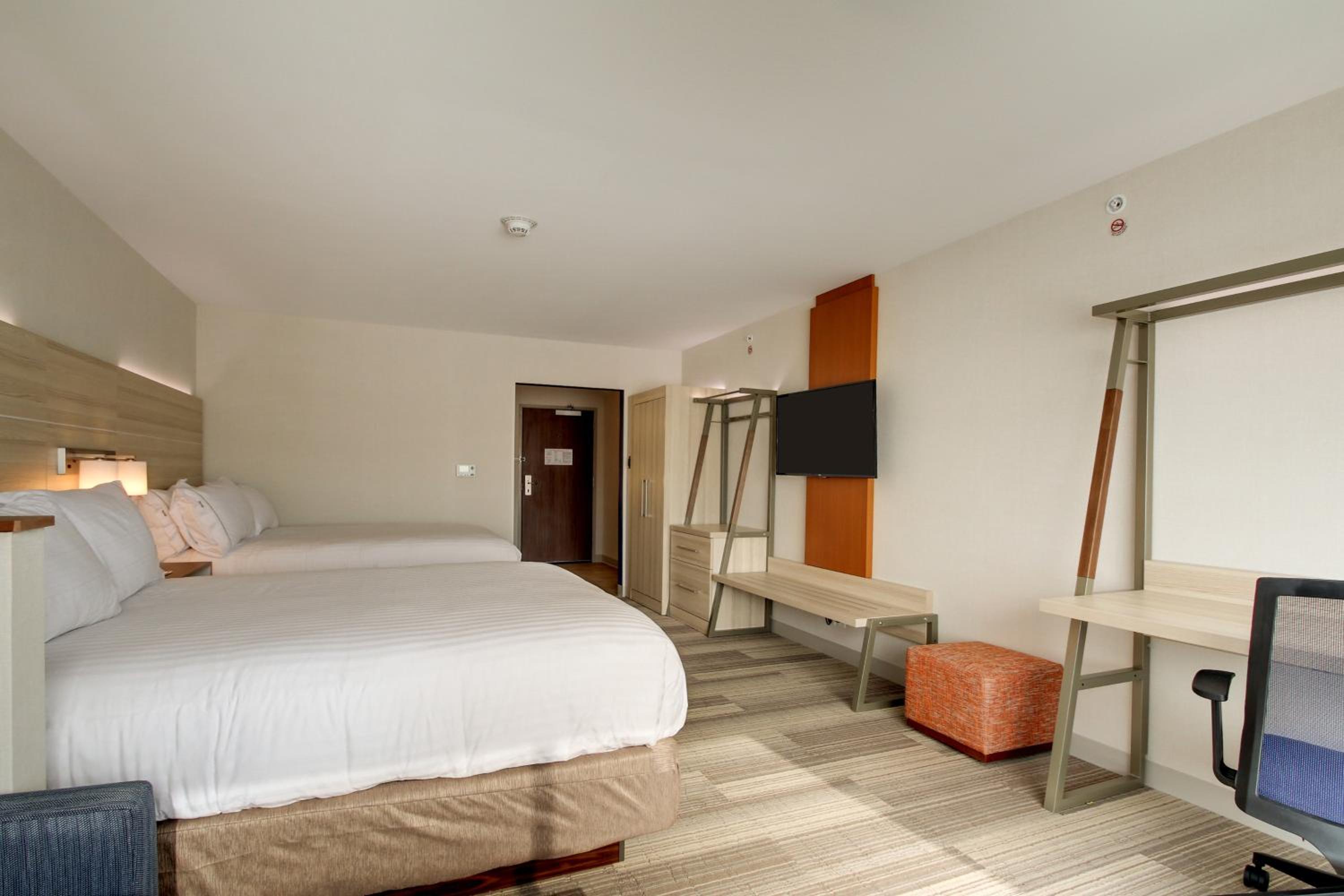 Galesburg Vacations - Holiday Inn Express Suites Galesburg, an IHG Hotel - Property Image 51