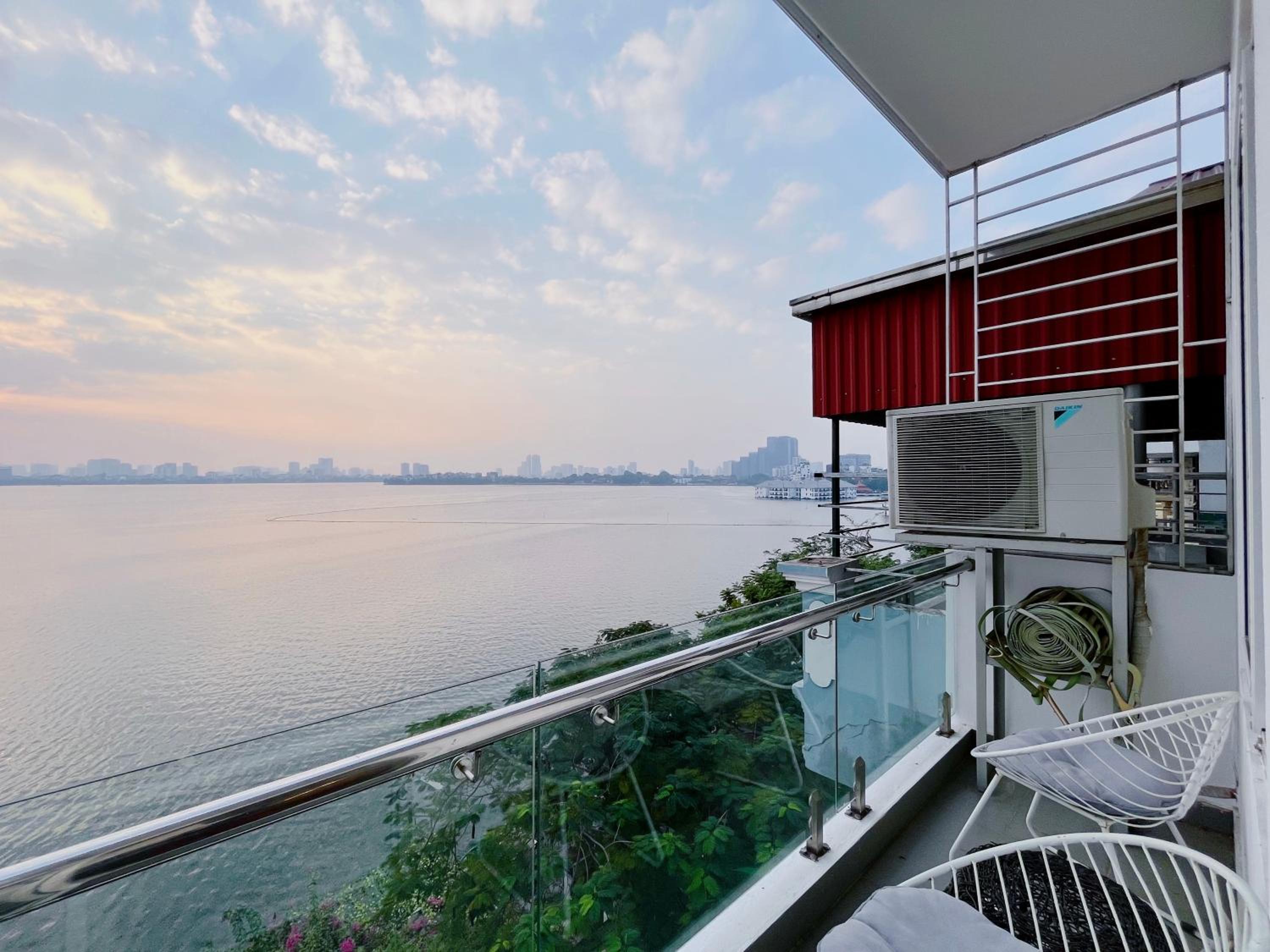 Hanoi Home 2 - Lake View Apartment