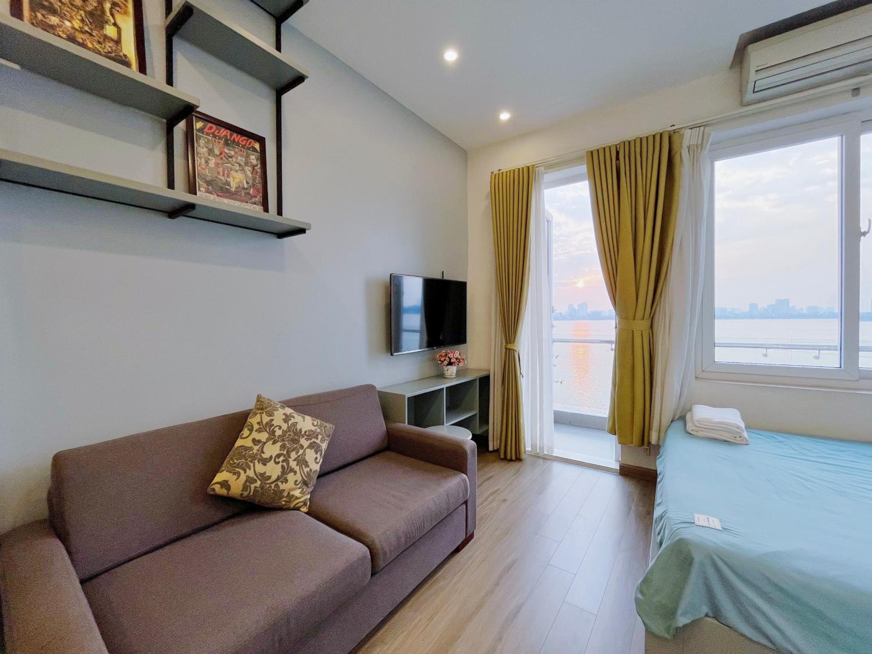 Hanoi Home 2 - Lake View Apartment