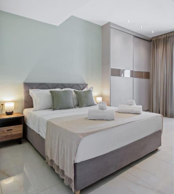 Penthouse Sauna & Jacuzzi in Glyfada photo 3