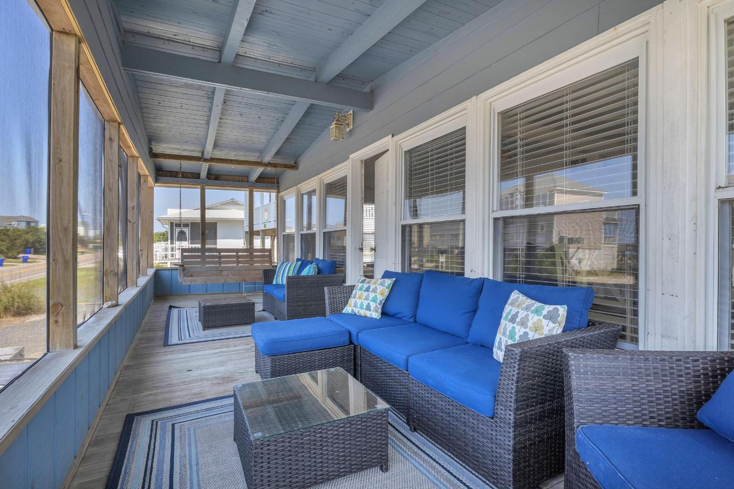 Sandy Toes by Oak Island Accommodations