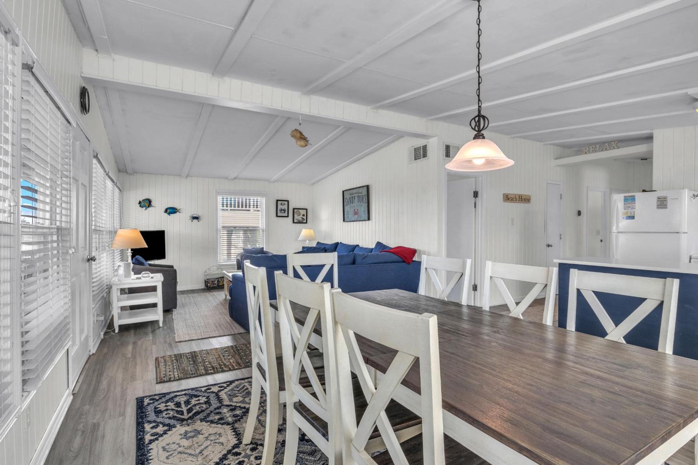 Sandy Toes by Oak Island Accommodations