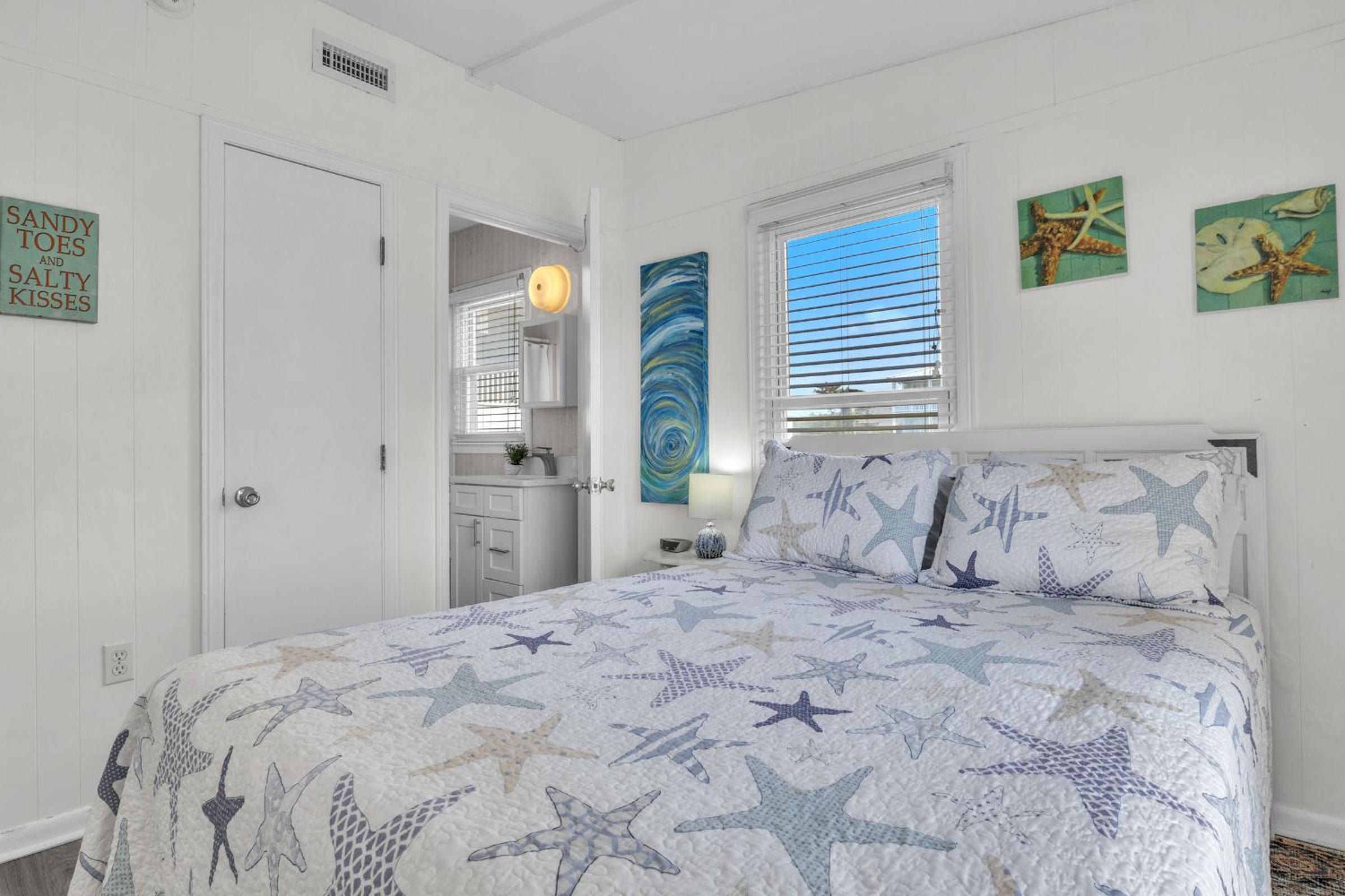 Sandy Toes by Oak Island Accommodations