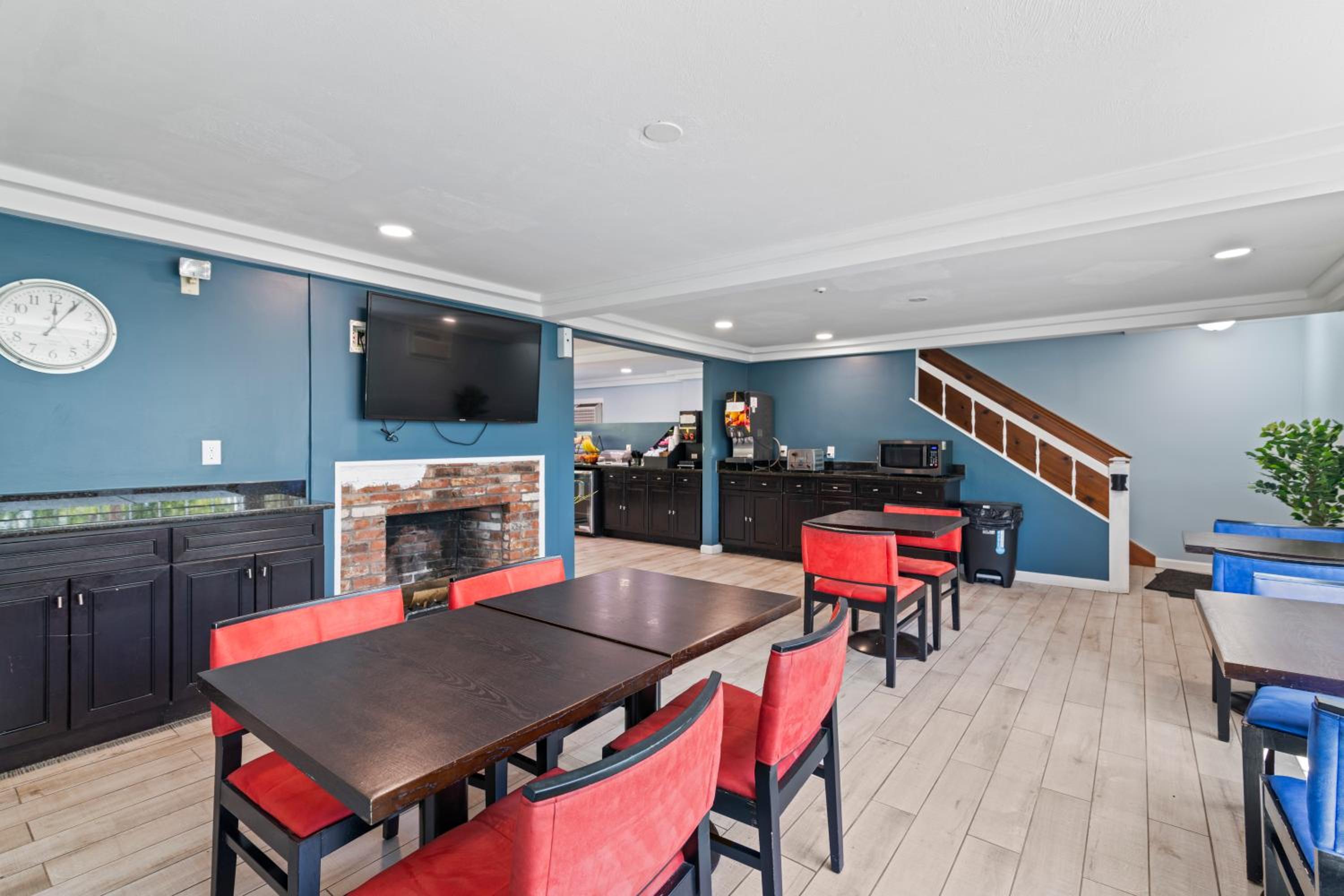 Boston Vacations - Knight's Inn Boston/Danvers - Property Image 3