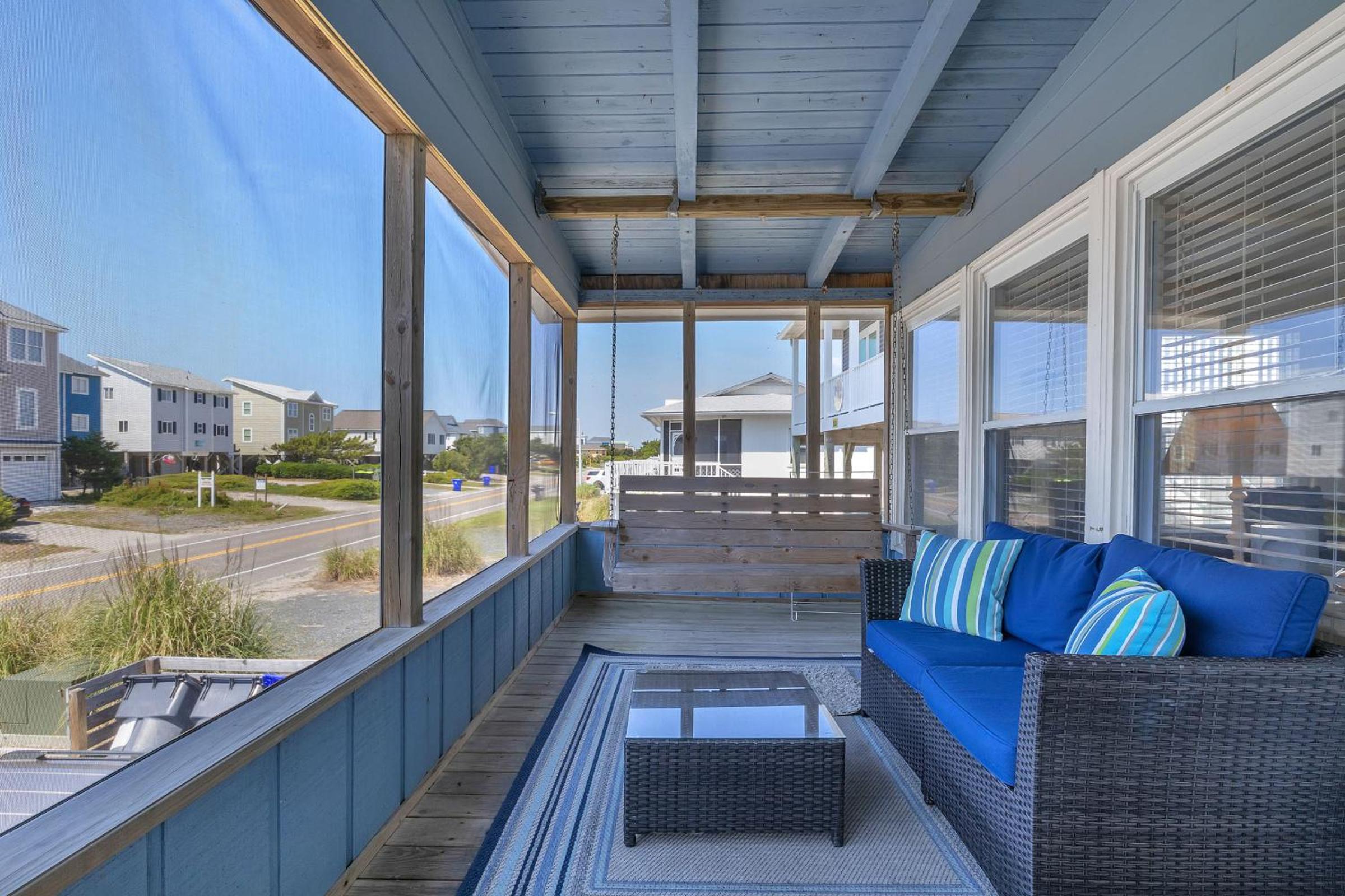 Sandy Toes by Oak Island Accommodations