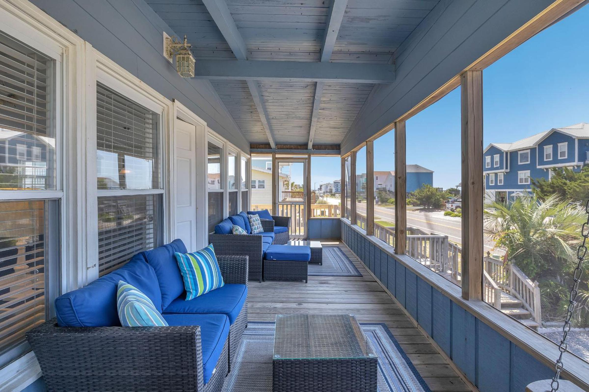 Sandy Toes by Oak Island Accommodations