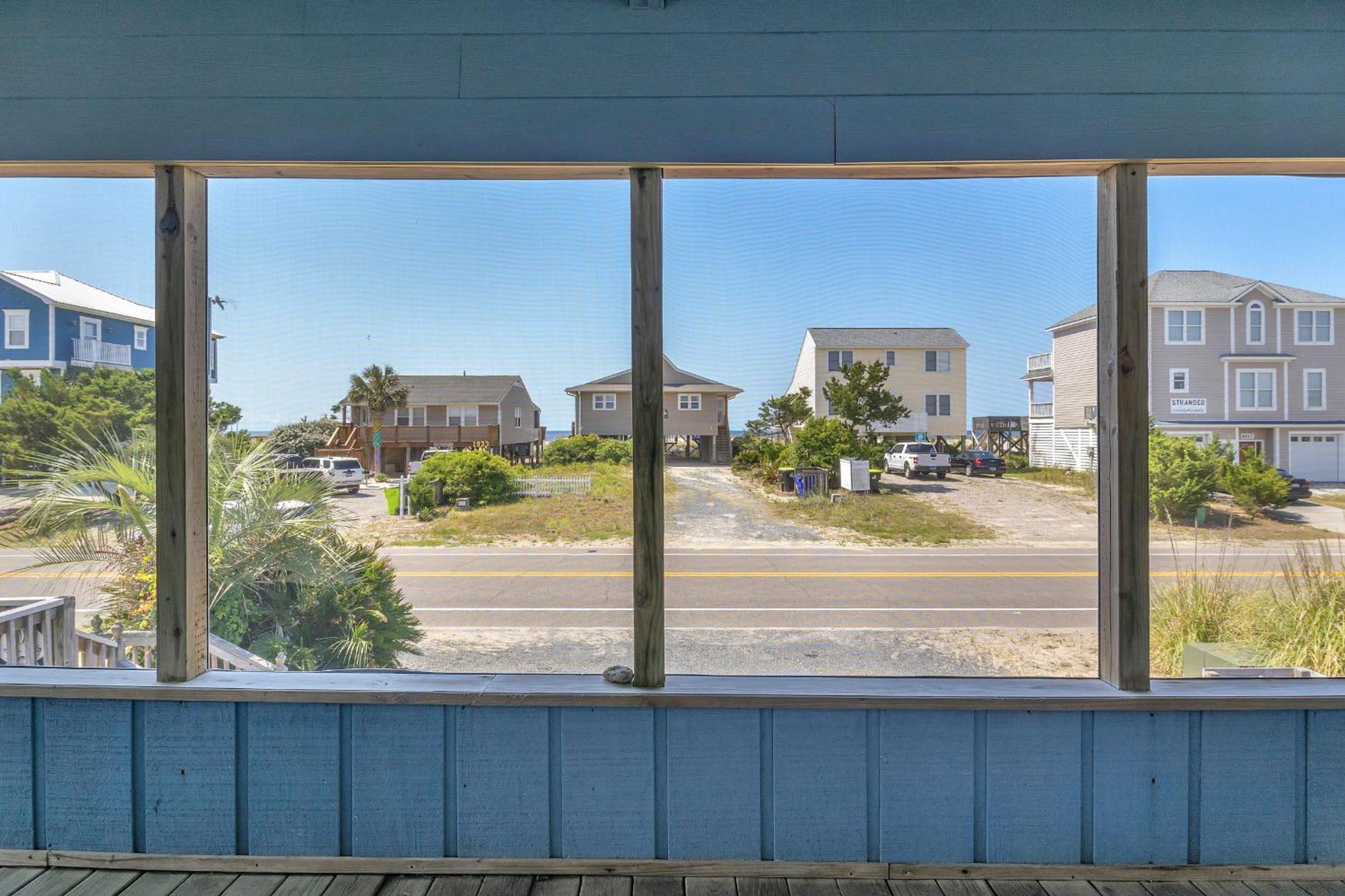 Sandy Toes by Oak Island Accommodations