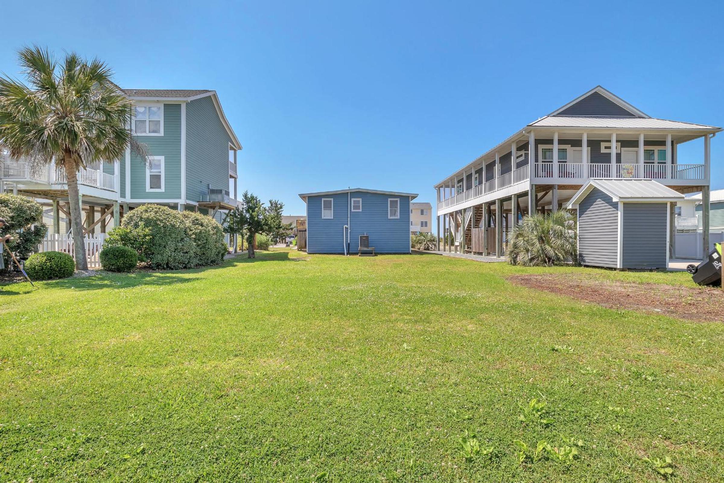 Sandy Toes by Oak Island Accommodations