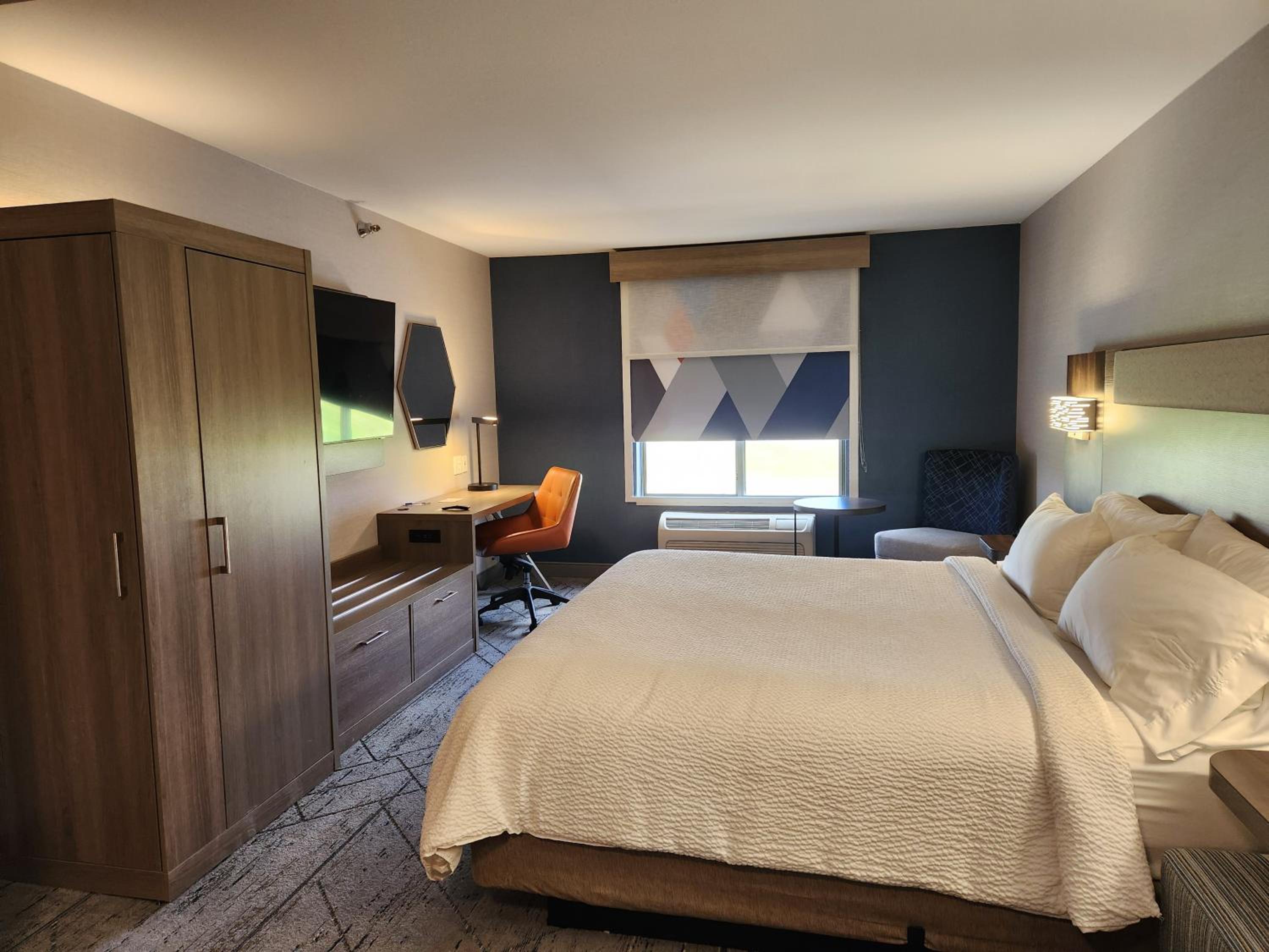 Crawfordsville Vacations - Holiday Inn Express Hotel  Suites Crawfordsville, an IHG Hotel - Property Image 3