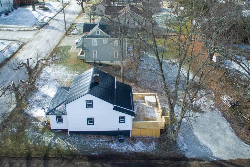 The Towpath Retreat-A Cozy Farmhouse Stay