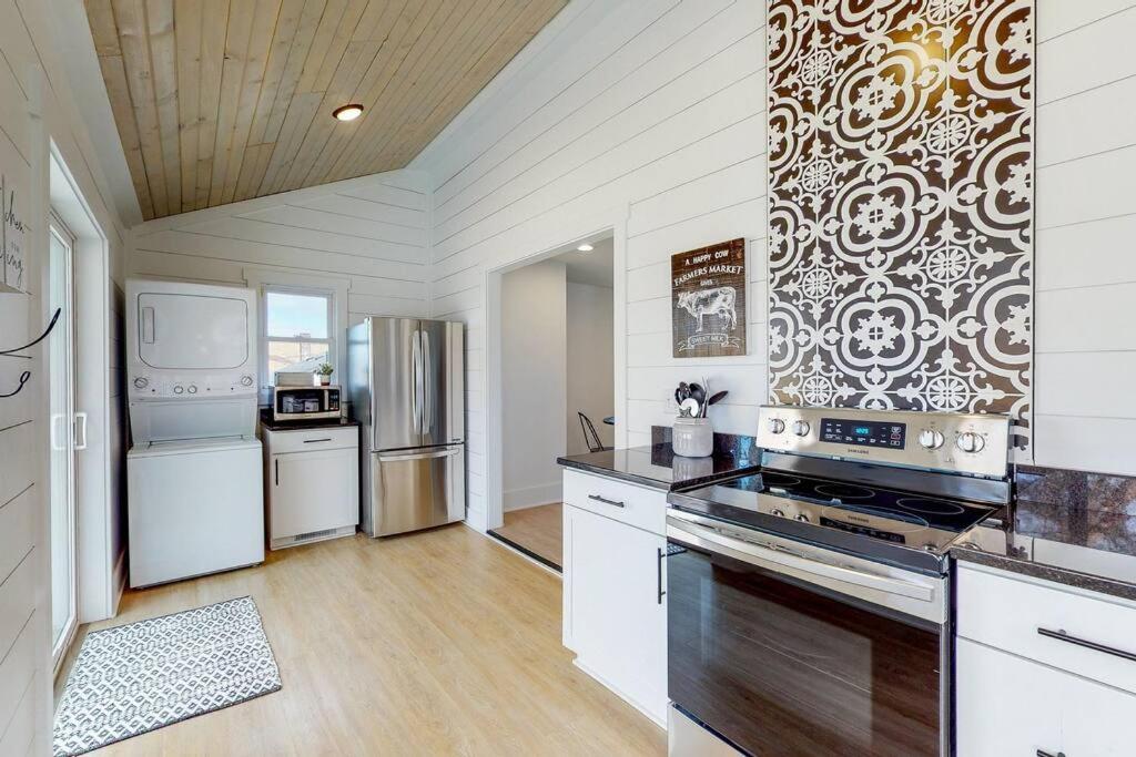 The Towpath Retreat-A Cozy Farmhouse Stay
