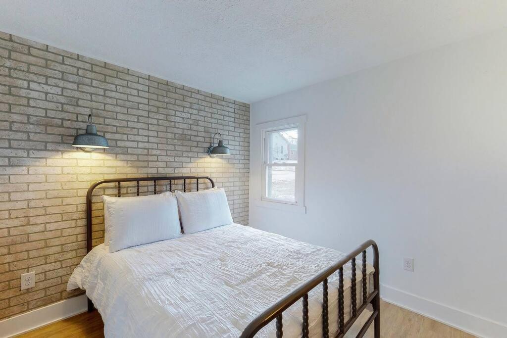 The Towpath Retreat-A Cozy Farmhouse Stay