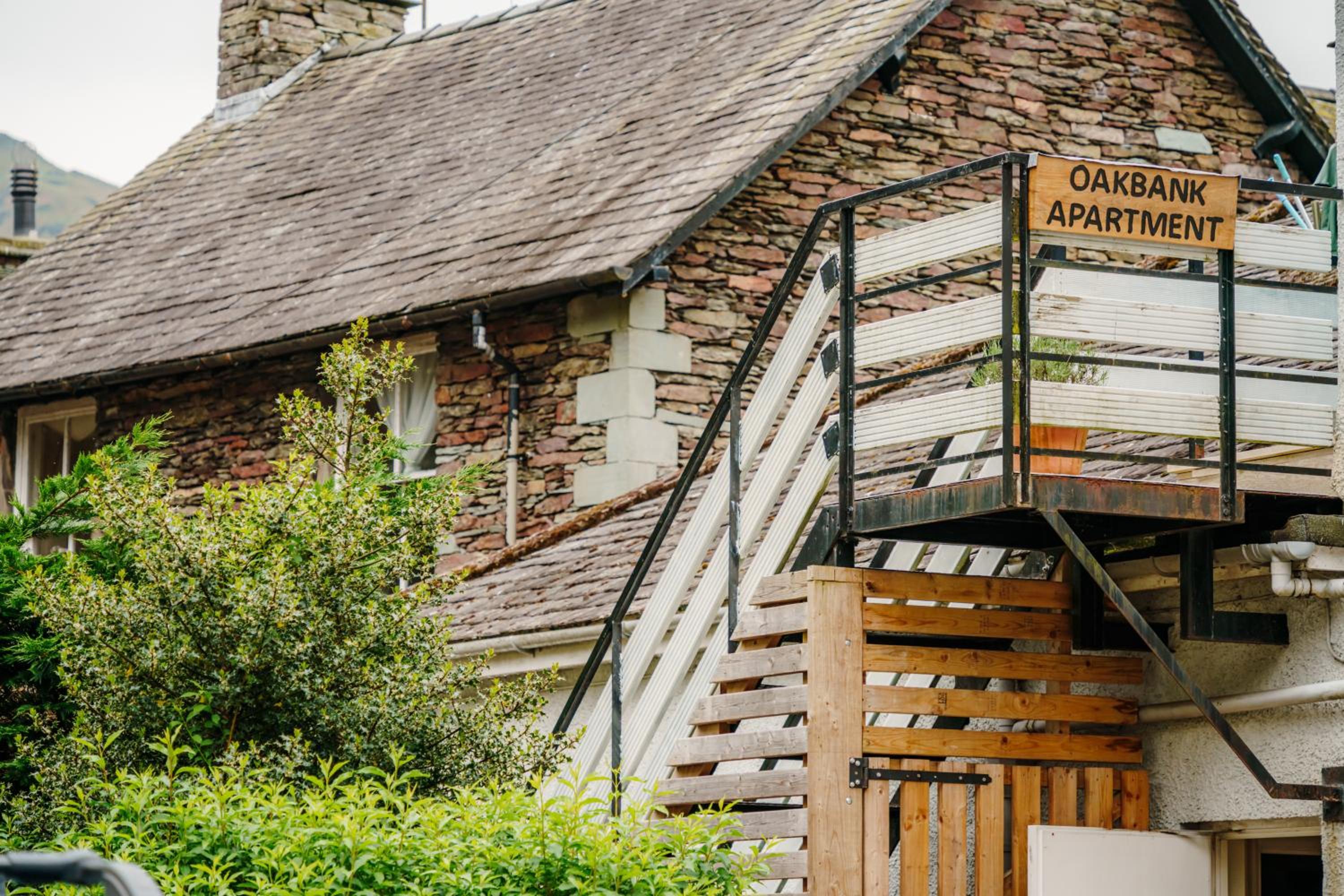 Oakbank-Central Grasmere